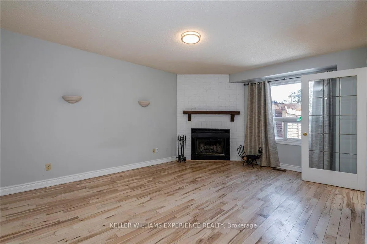 Photo 4 of 78 James Street, Barrie, Ardagh — HOMEH