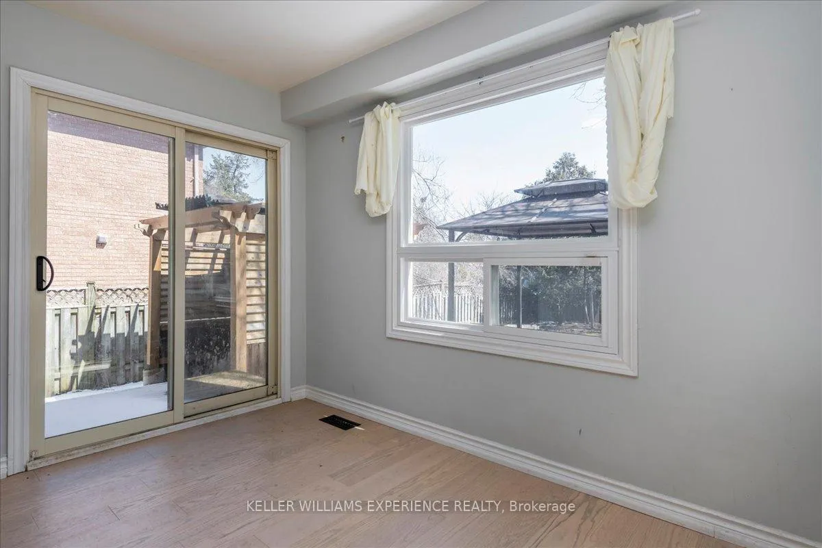 Photo 8 of 78 James Street, Barrie, Ardagh — HOMEH