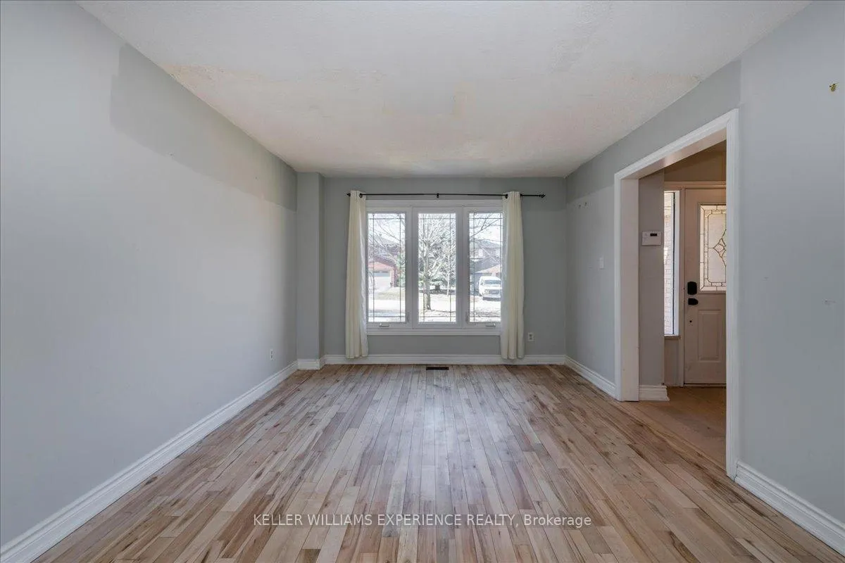 Photo 10 of 78 James Street, Barrie, Ardagh — HOMEH