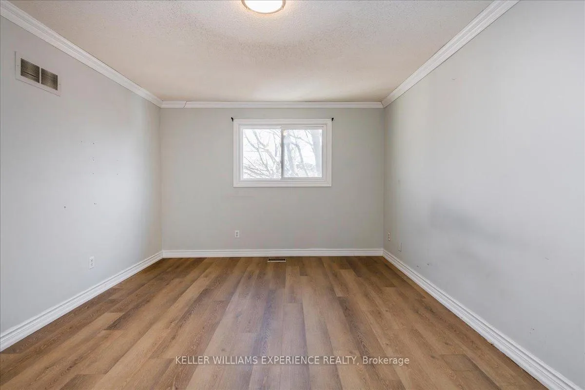 Photo 17 of 78 James Street, Barrie, Ardagh — HOMEH