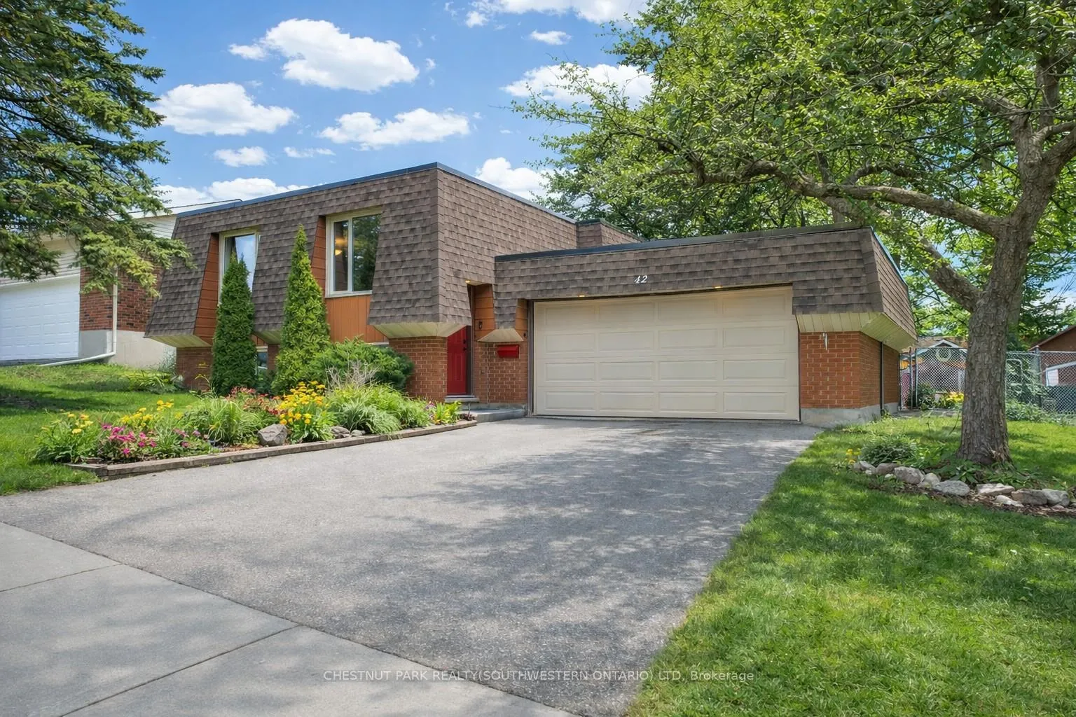 Photo 2 of 42 Culpepper Drive, Waterloo, Maple Hills — HOMEH