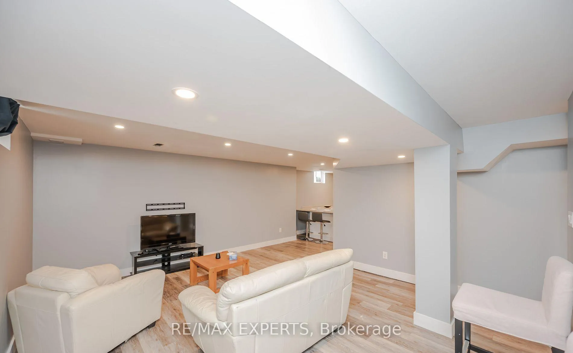 Photo 5 of 27 Mooney Trail, New Tecumseth, Alliston — HOMEH