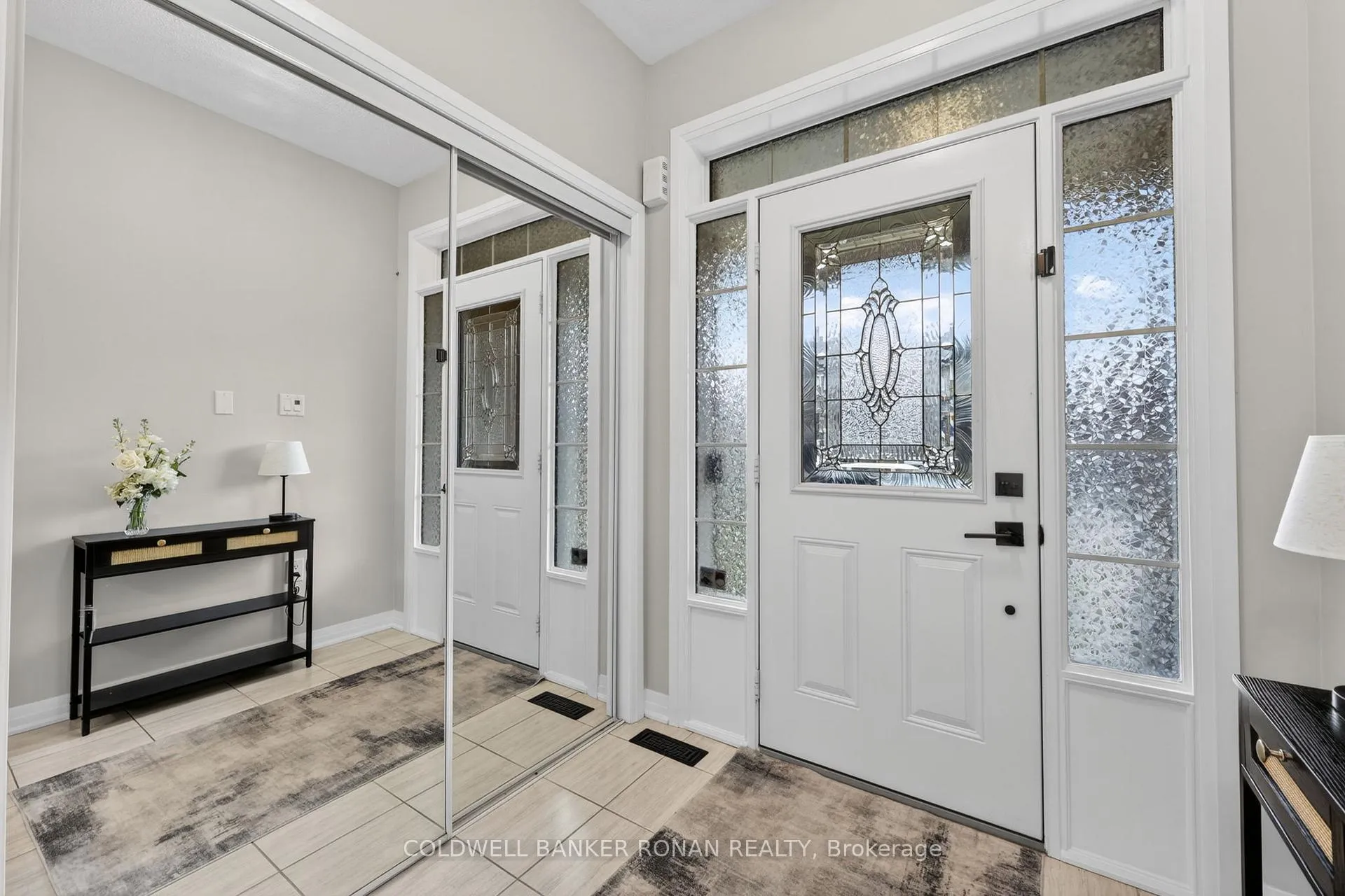 Photo 3 of 37 Donnan Drive, New Tecumseth, Tottenham — HOMEH