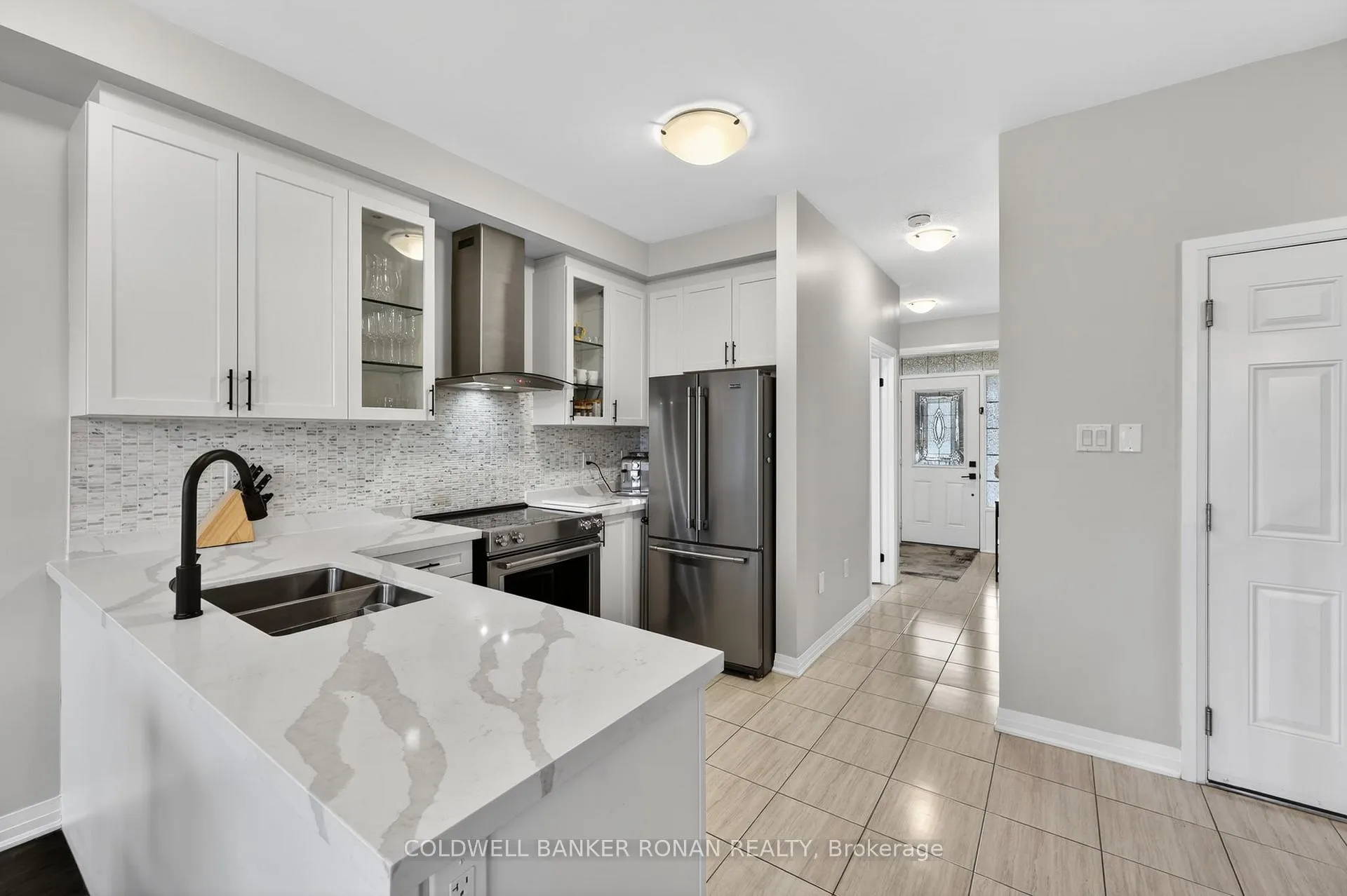 Photo 7 of 37 Donnan Drive, New Tecumseth, Tottenham — HOMEH
