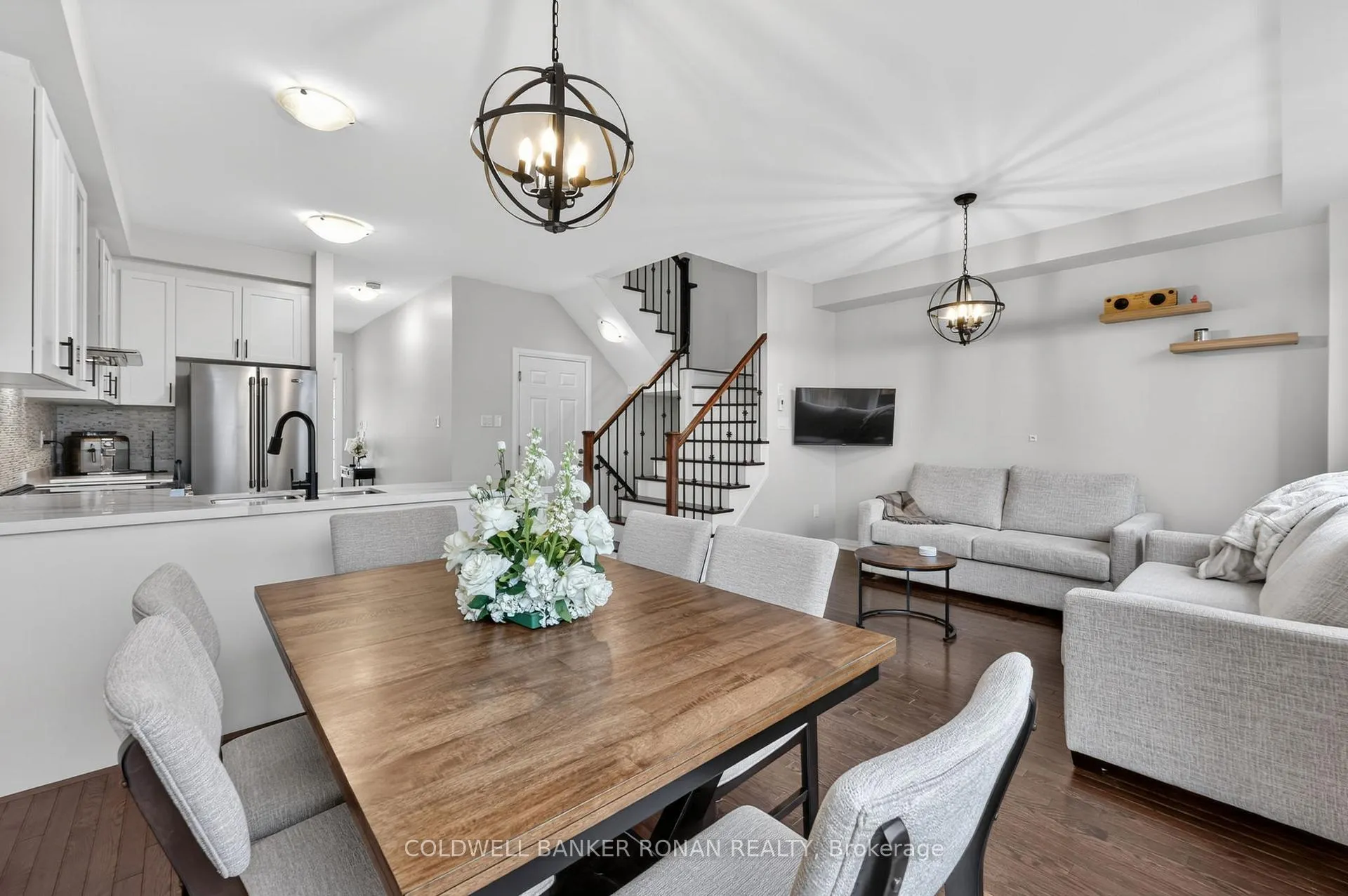 Photo 11 of 37 Donnan Drive, New Tecumseth, Tottenham — HOMEH