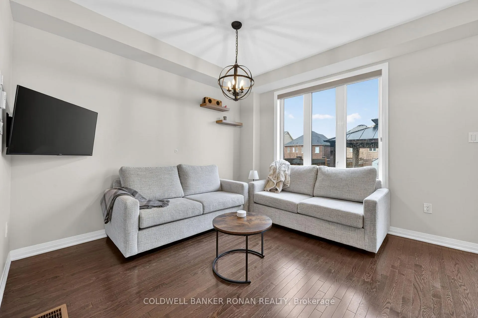 Photo 12 of 37 Donnan Drive, New Tecumseth, Tottenham — HOMEH