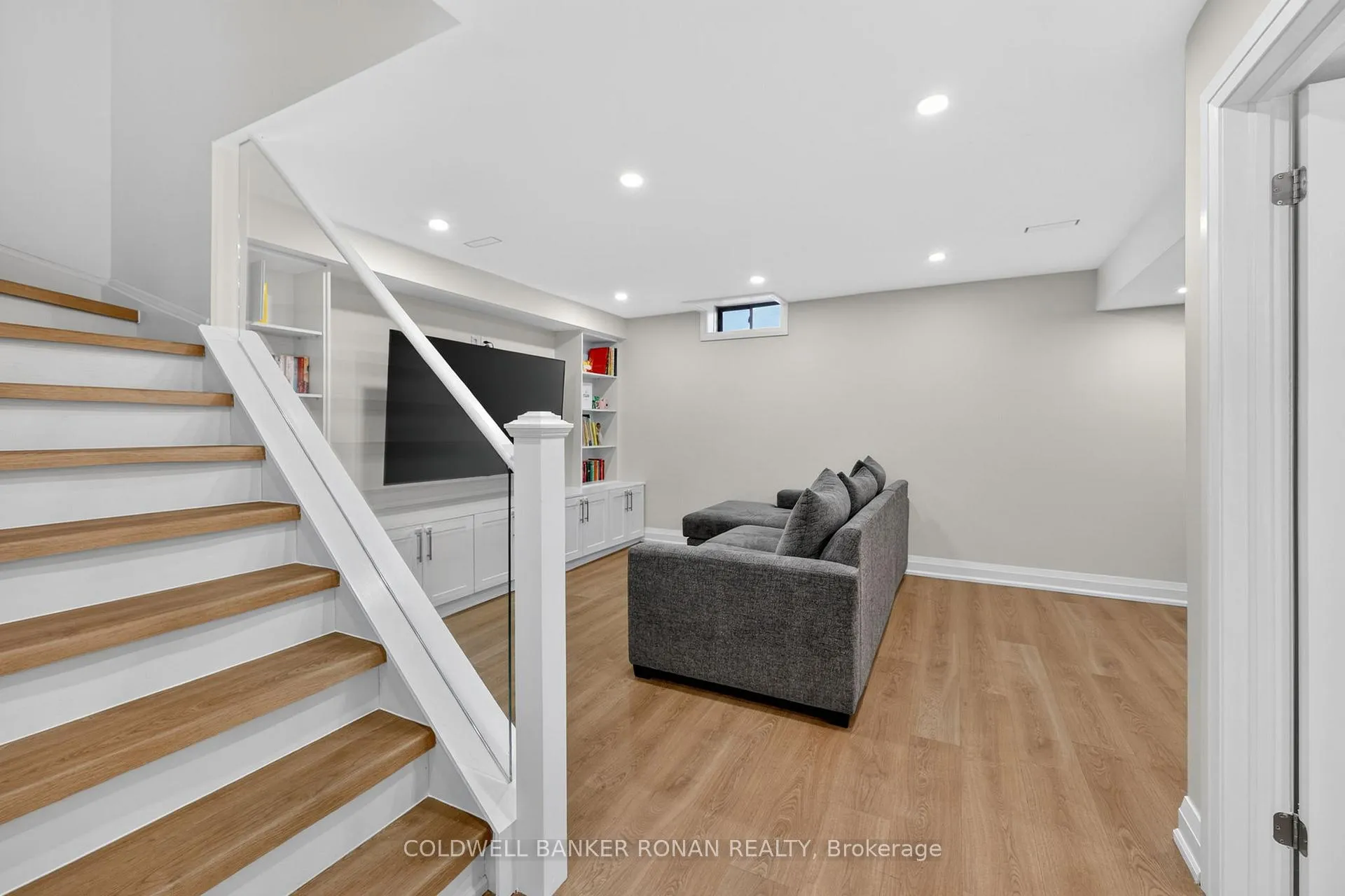 Photo 23 of 37 Donnan Drive, New Tecumseth, Tottenham — HOMEH