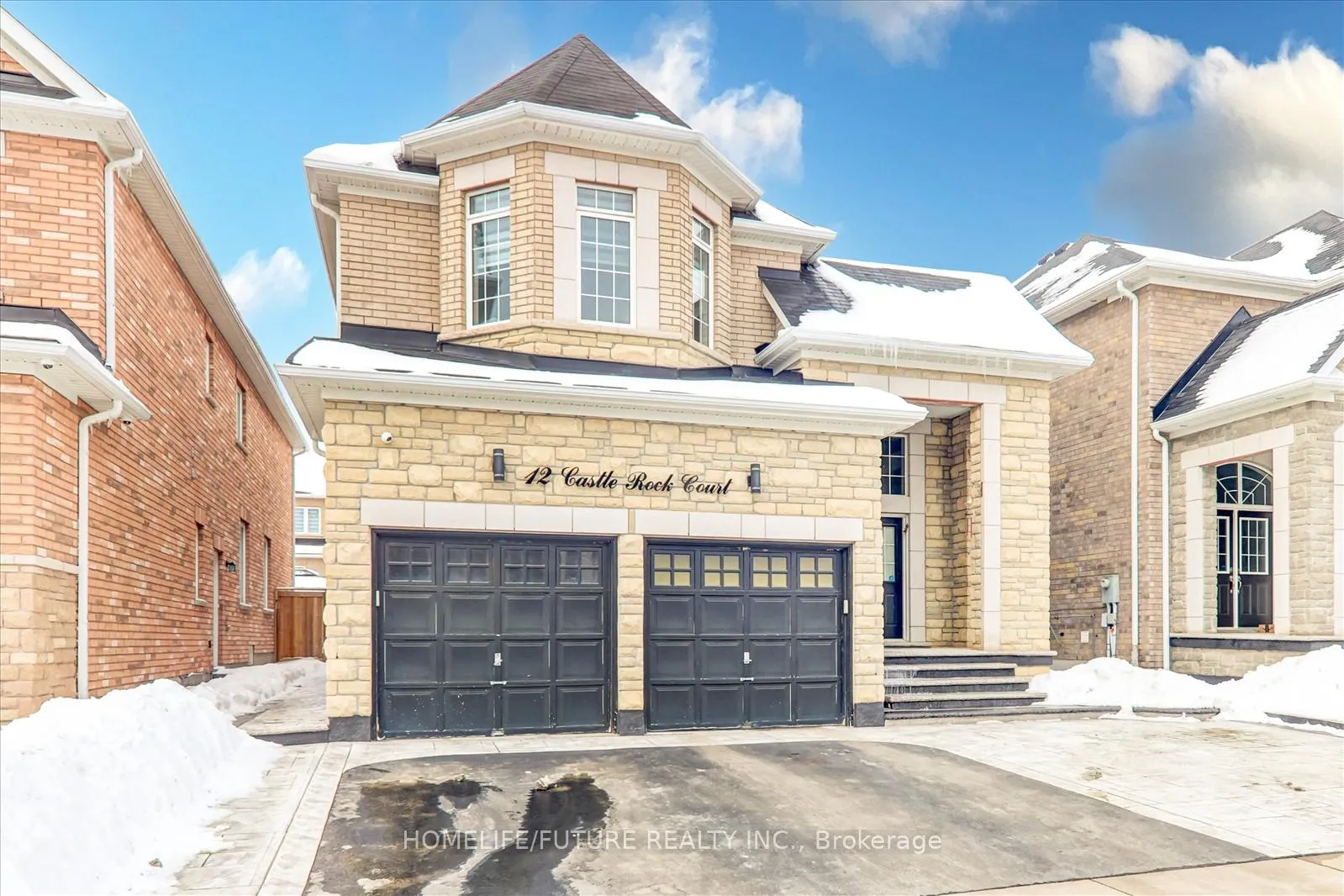 Photo 3 of 12 Castle Rock Court, Markham, Cedarwood — HOMEH