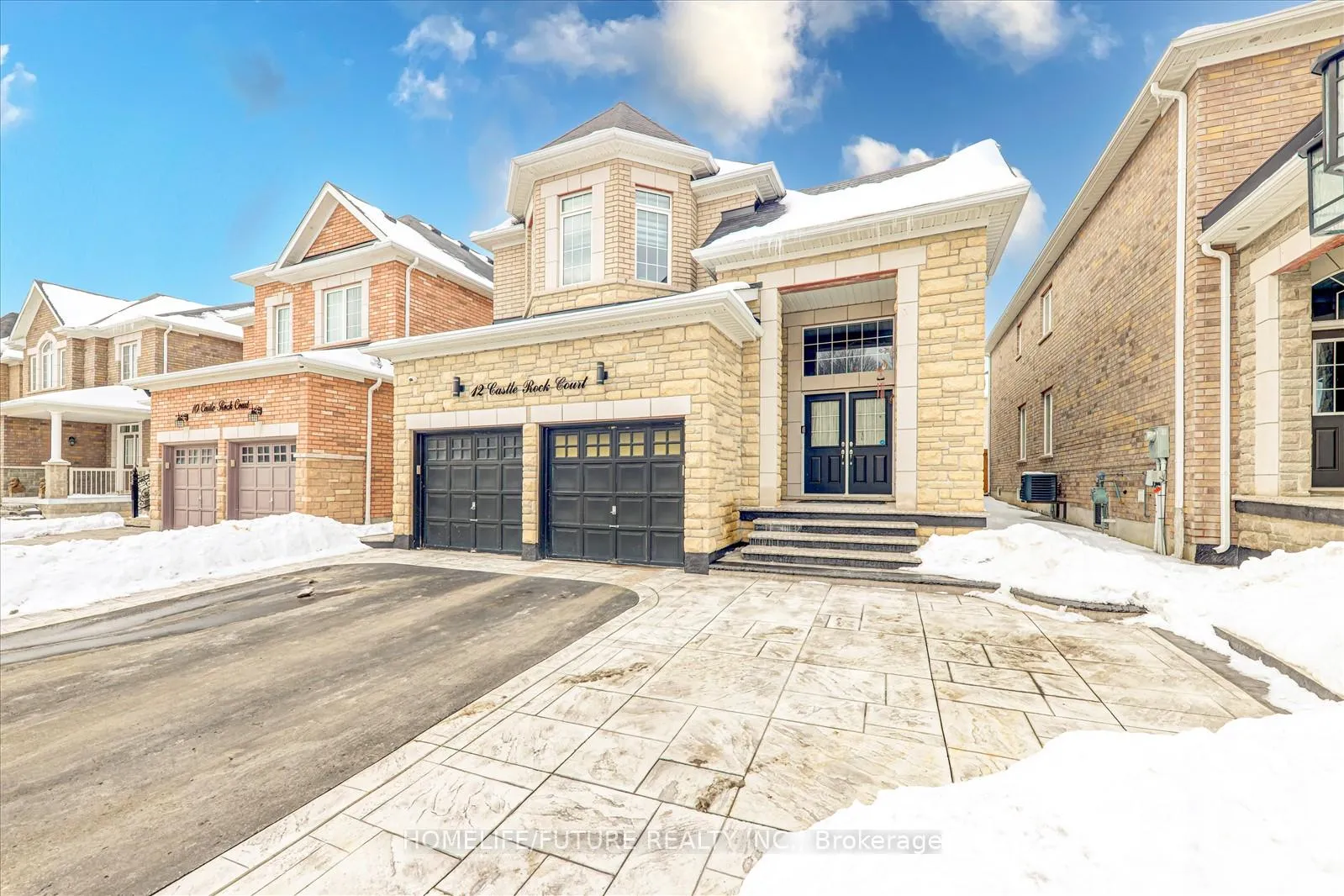 Photo 4 of 12 Castle Rock Court, Markham, Cedarwood — HOMEH