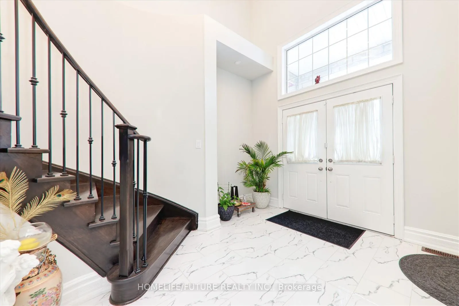 Photo 6 of 12 Castle Rock Court, Markham, Cedarwood — HOMEH