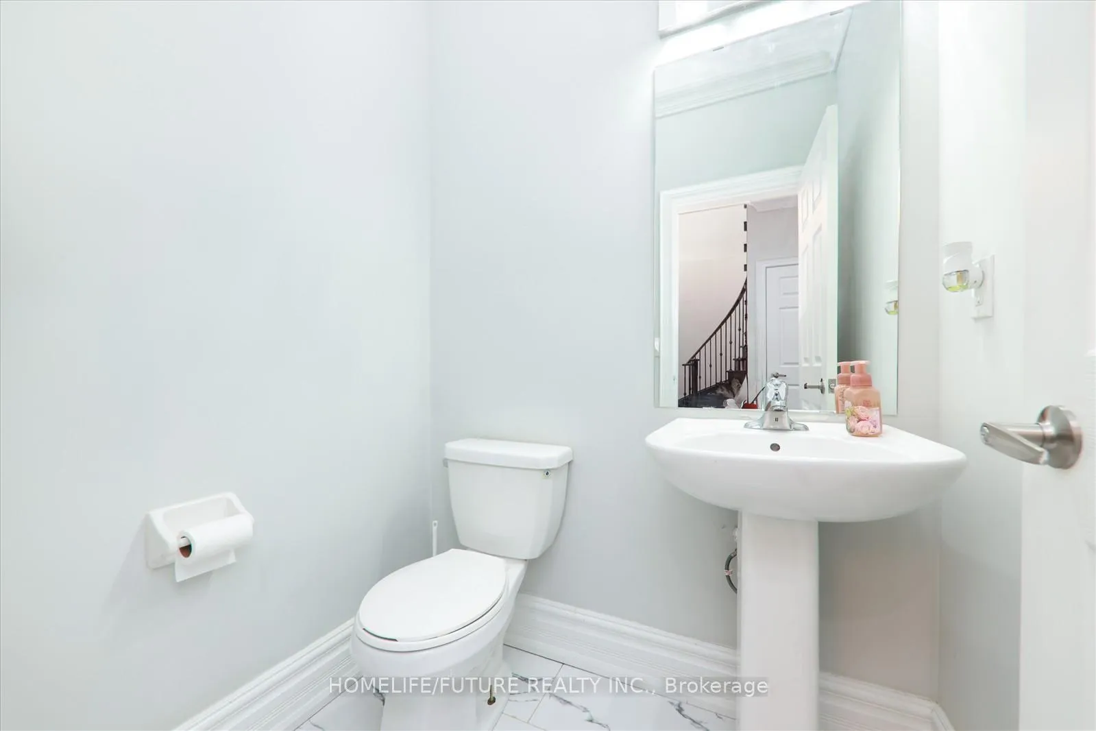 Photo 8 of 12 Castle Rock Court, Markham, Cedarwood — HOMEH