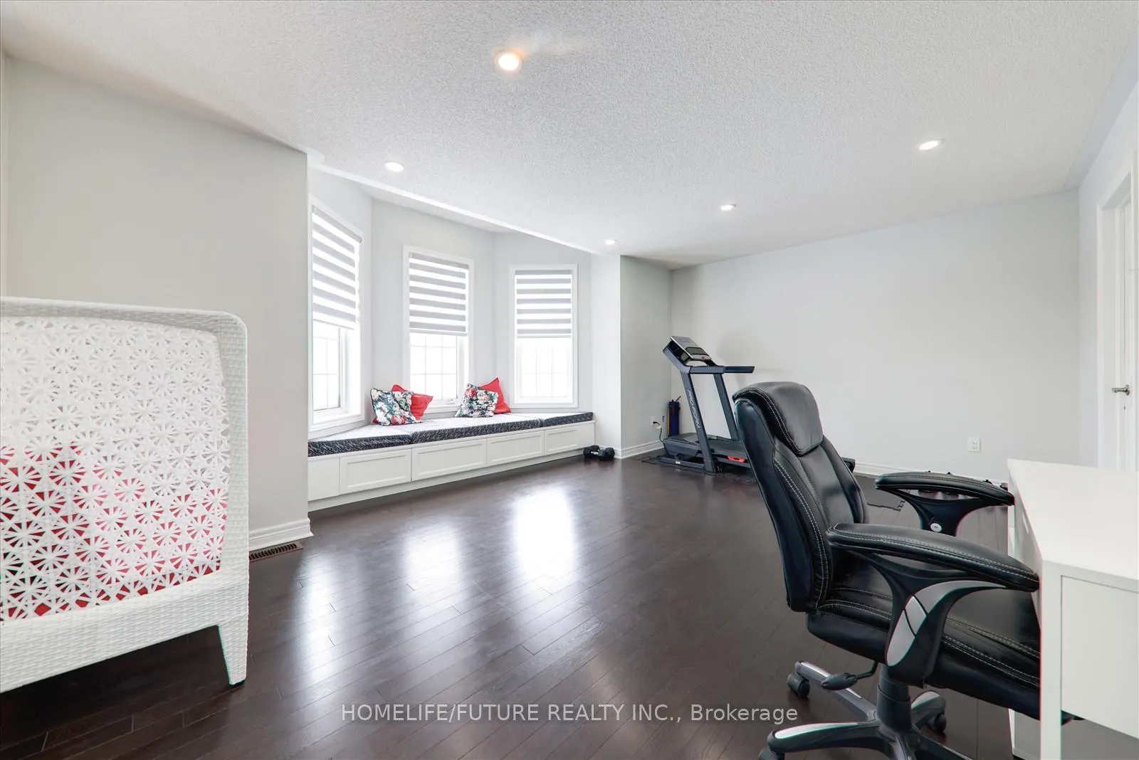 Photo 35 of 12 Castle Rock Court, Markham, Cedarwood — HOMEH