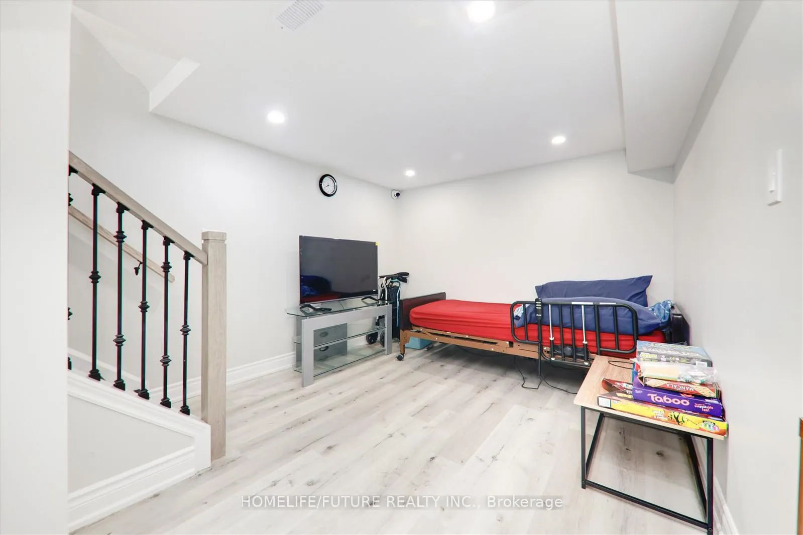 Photo 36 of 12 Castle Rock Court, Markham, Cedarwood — HOMEH