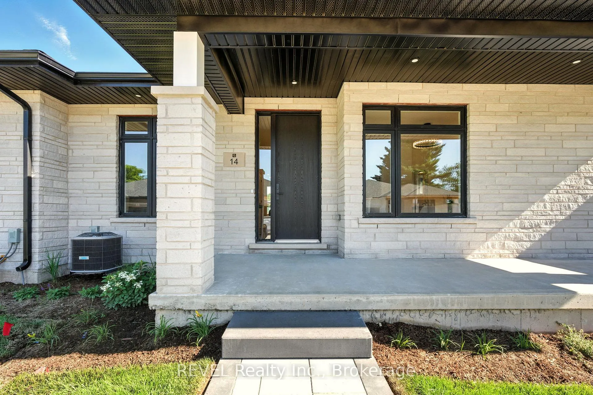Photo 4 of 11 Accursi Crescent, Pelham, Fonthill — HOMEH