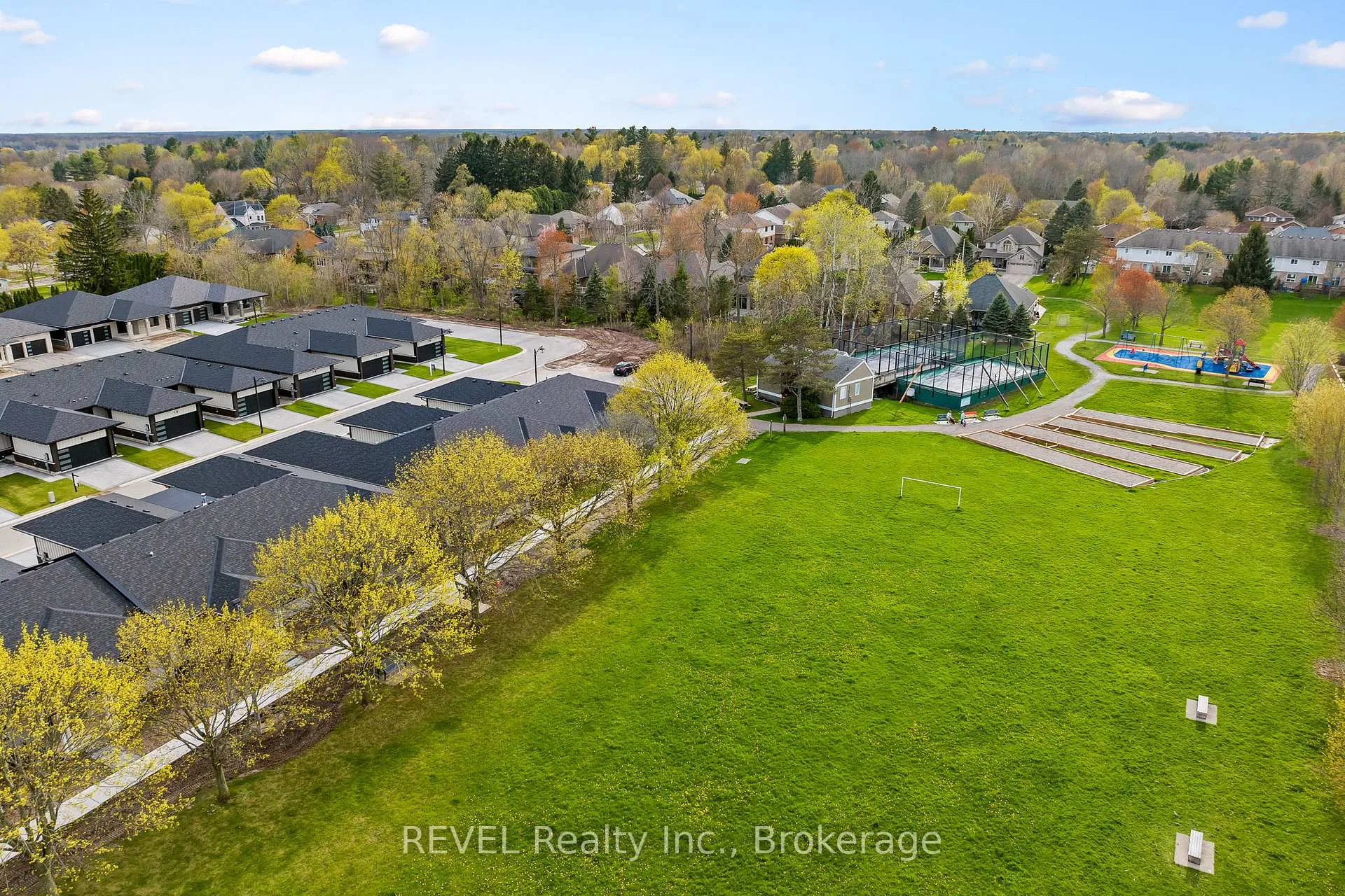 Photo 42 of 11 Accursi Crescent, Pelham, Fonthill — HOMEH
