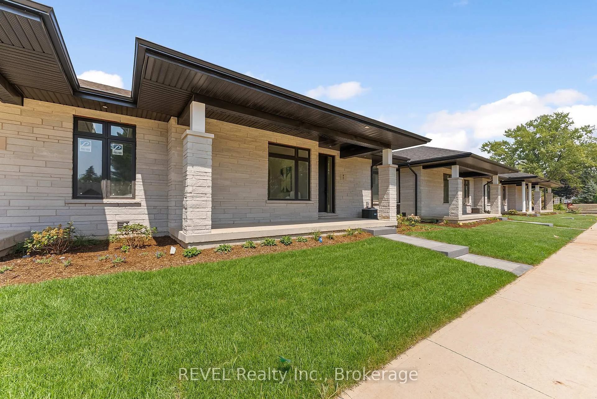 Photo 2 of 8 Accursi Crescent, Pelham, Fonthill — HOMEH