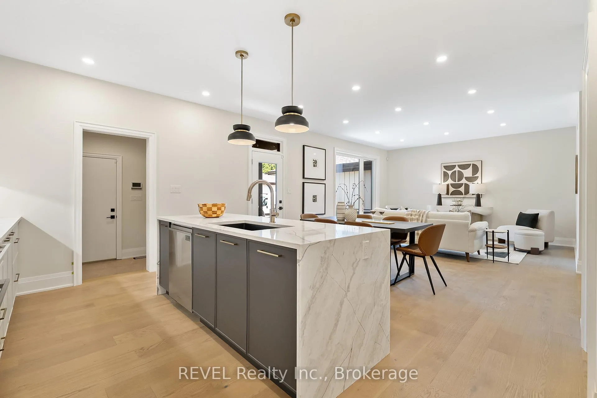 Photo 16 of 8 Accursi Crescent, Pelham, Fonthill — HOMEH