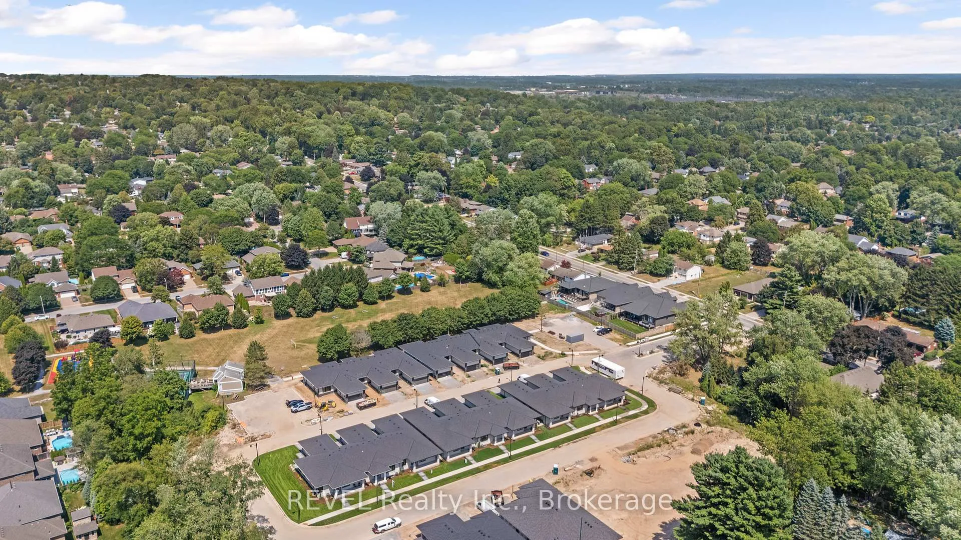 Photo 43 of 8 Accursi Crescent, Pelham, Fonthill — HOMEH