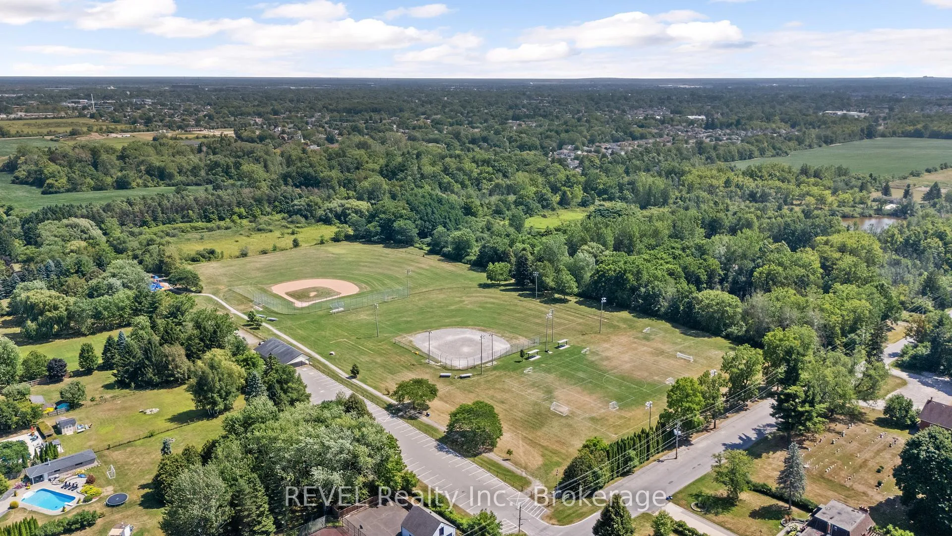 Photo 44 of 8 Accursi Crescent, Pelham, Fonthill — HOMEH