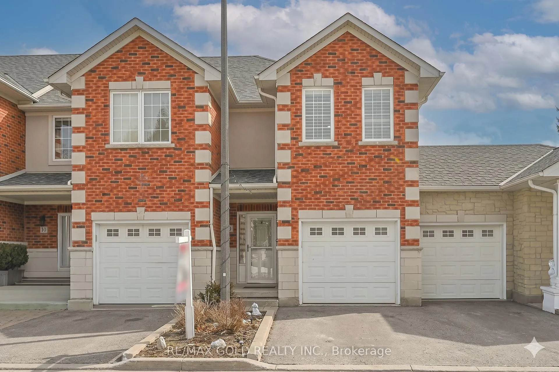 Photo 3 of Unit 9, 81 Valridge Drive, Hamilton, Ancaster — HOMEH