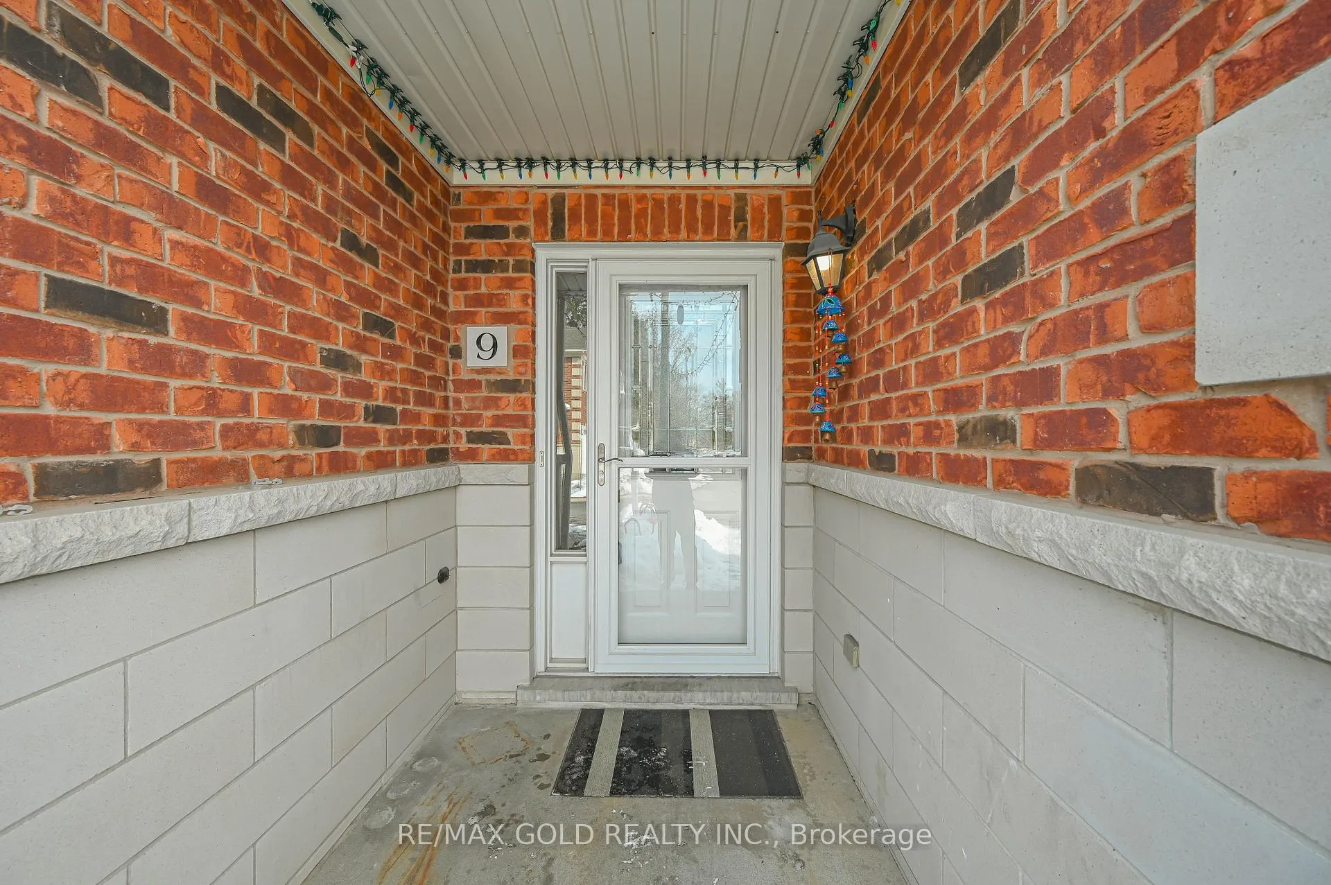 Photo 4 of Unit 9, 81 Valridge Drive, Hamilton, Ancaster — HOMEH