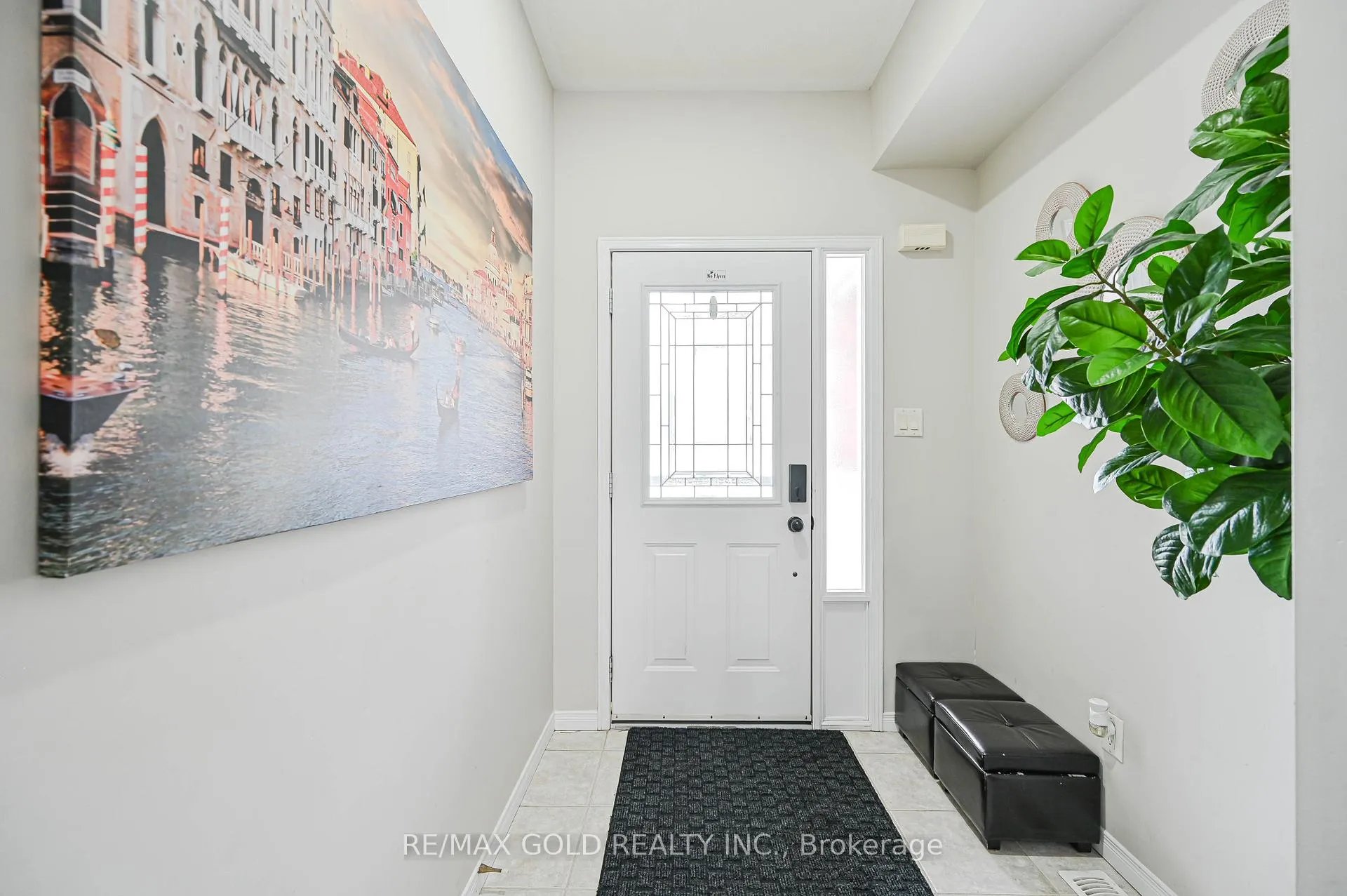 Photo 5 of Unit 9, 81 Valridge Drive, Hamilton, Ancaster — HOMEH