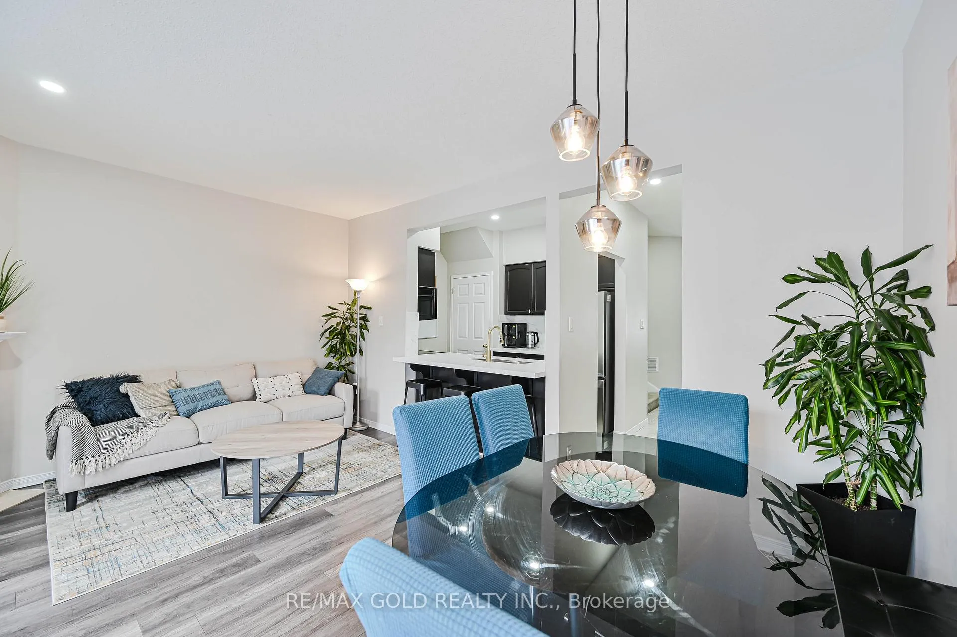 Photo 9 of Unit 9, 81 Valridge Drive, Hamilton, Ancaster — HOMEH