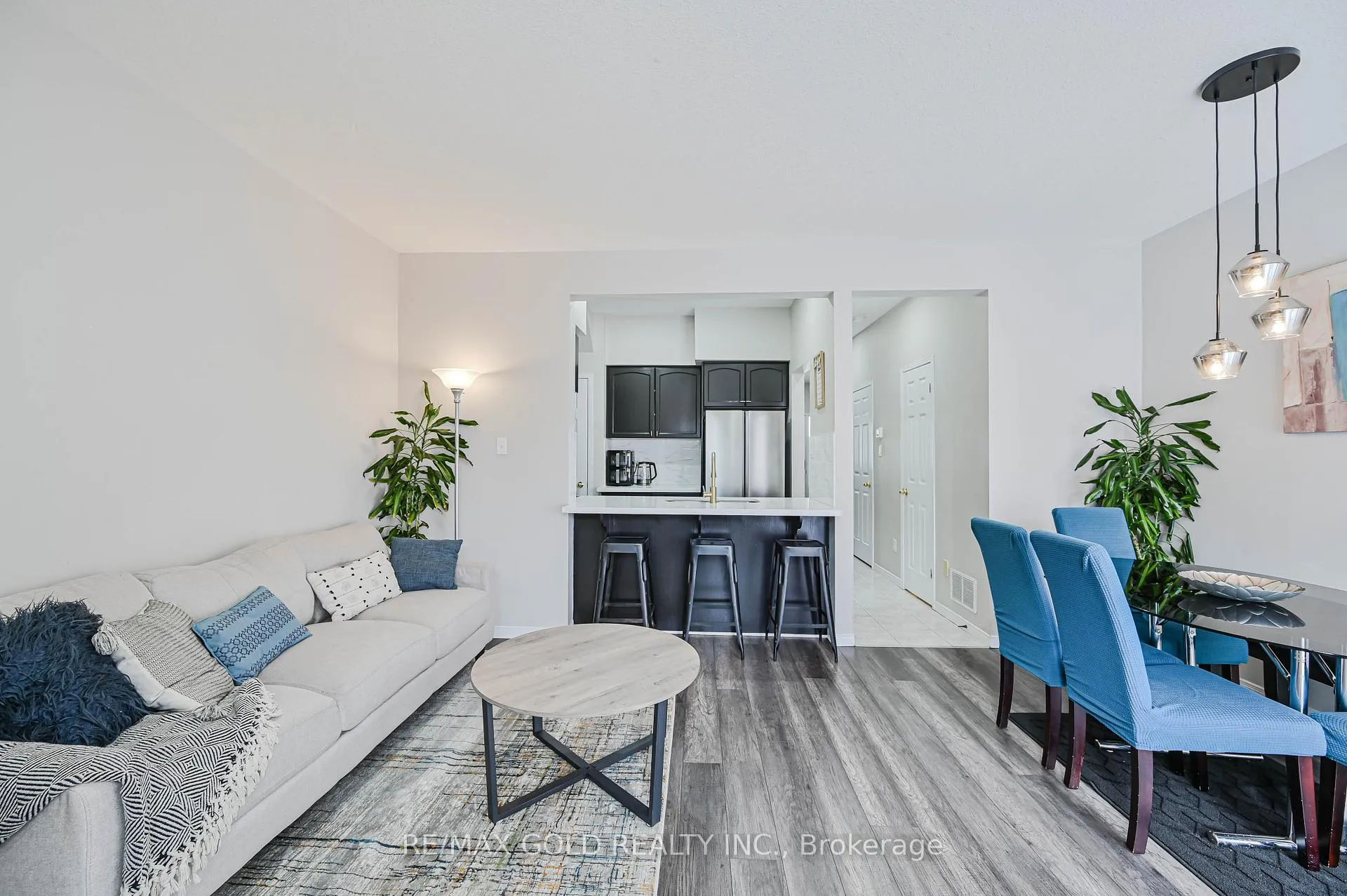 Photo 10 of Unit 9, 81 Valridge Drive, Hamilton, Ancaster — HOMEH