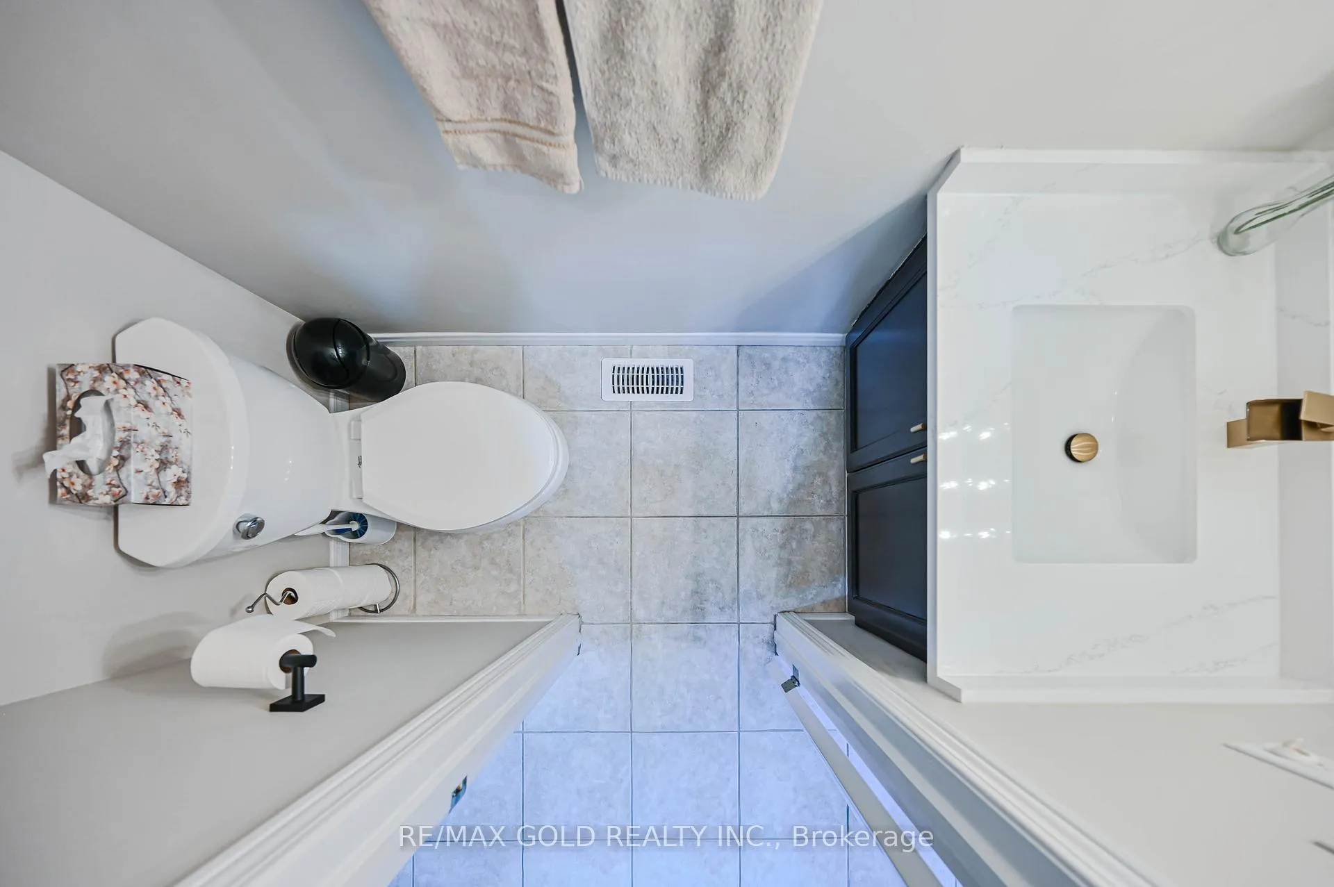 Photo 17 of Unit 9, 81 Valridge Drive, Hamilton, Ancaster — HOMEH