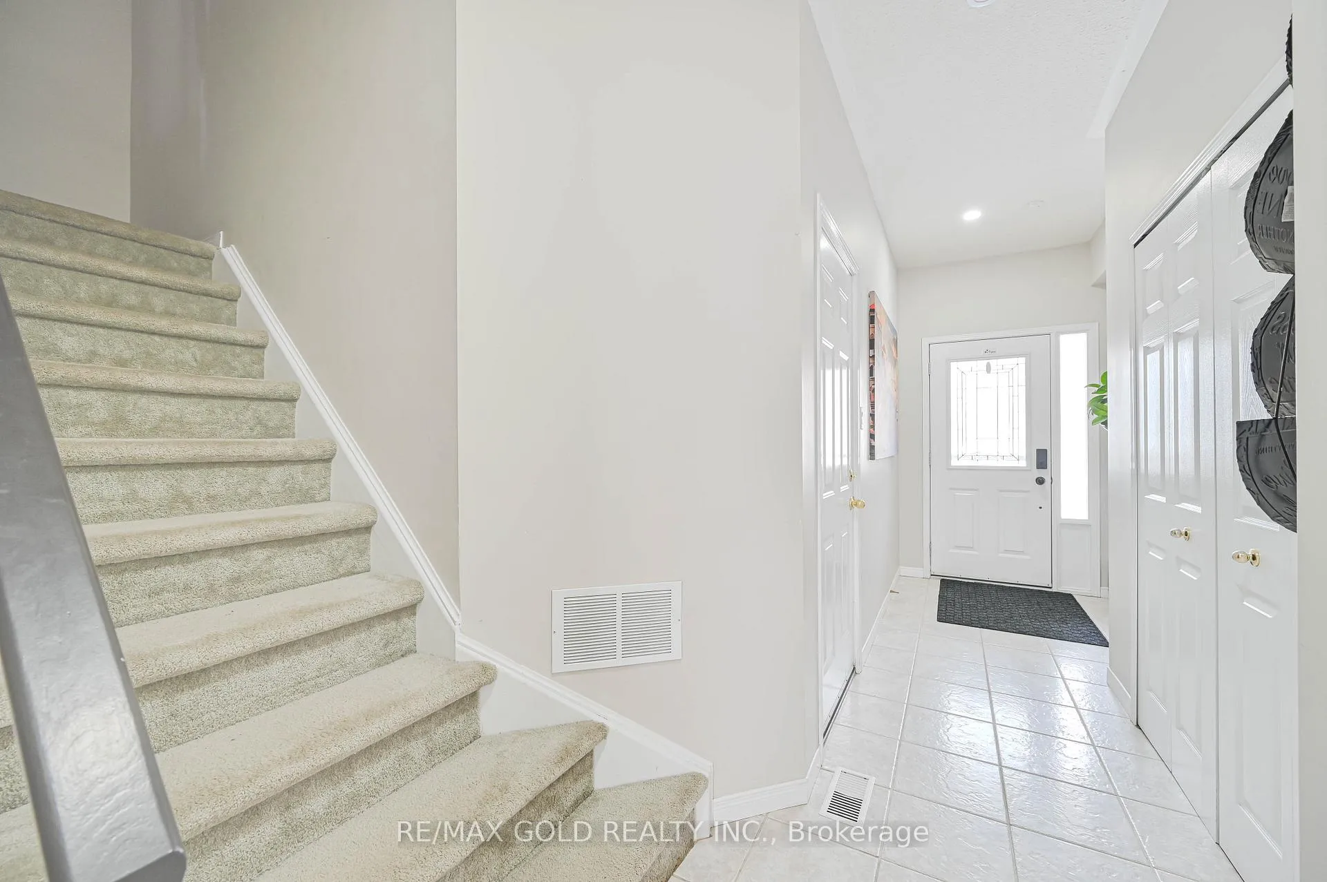 Photo 19 of Unit 9, 81 Valridge Drive, Hamilton, Ancaster — HOMEH