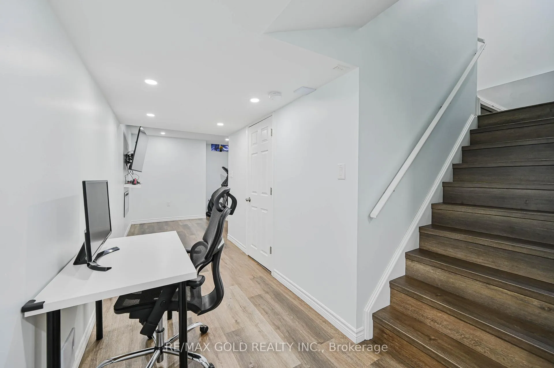 Photo 31 of Unit 9, 81 Valridge Drive, Hamilton, Ancaster — HOMEH