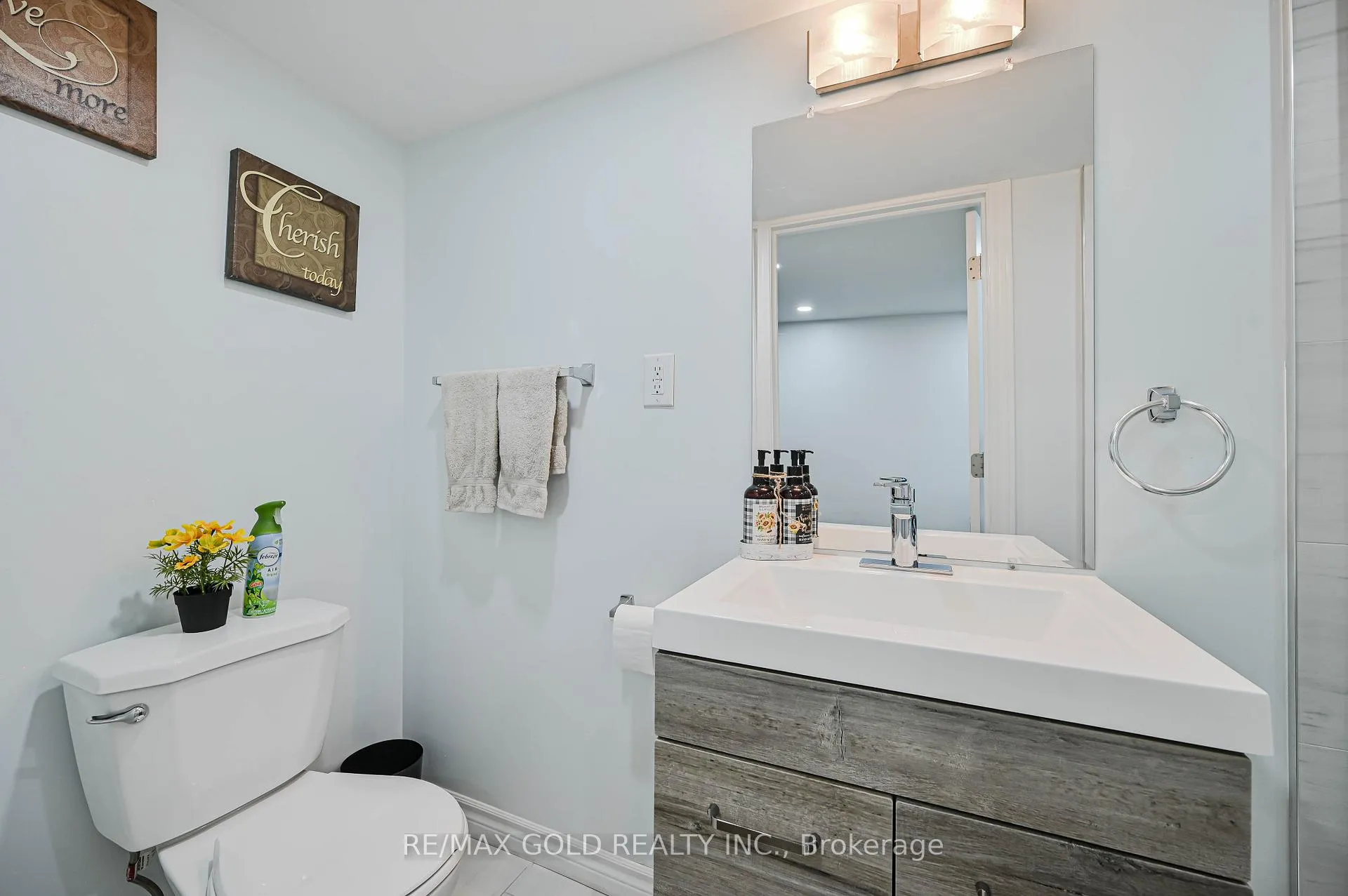Photo 36 of Unit 9, 81 Valridge Drive, Hamilton, Ancaster — HOMEH
