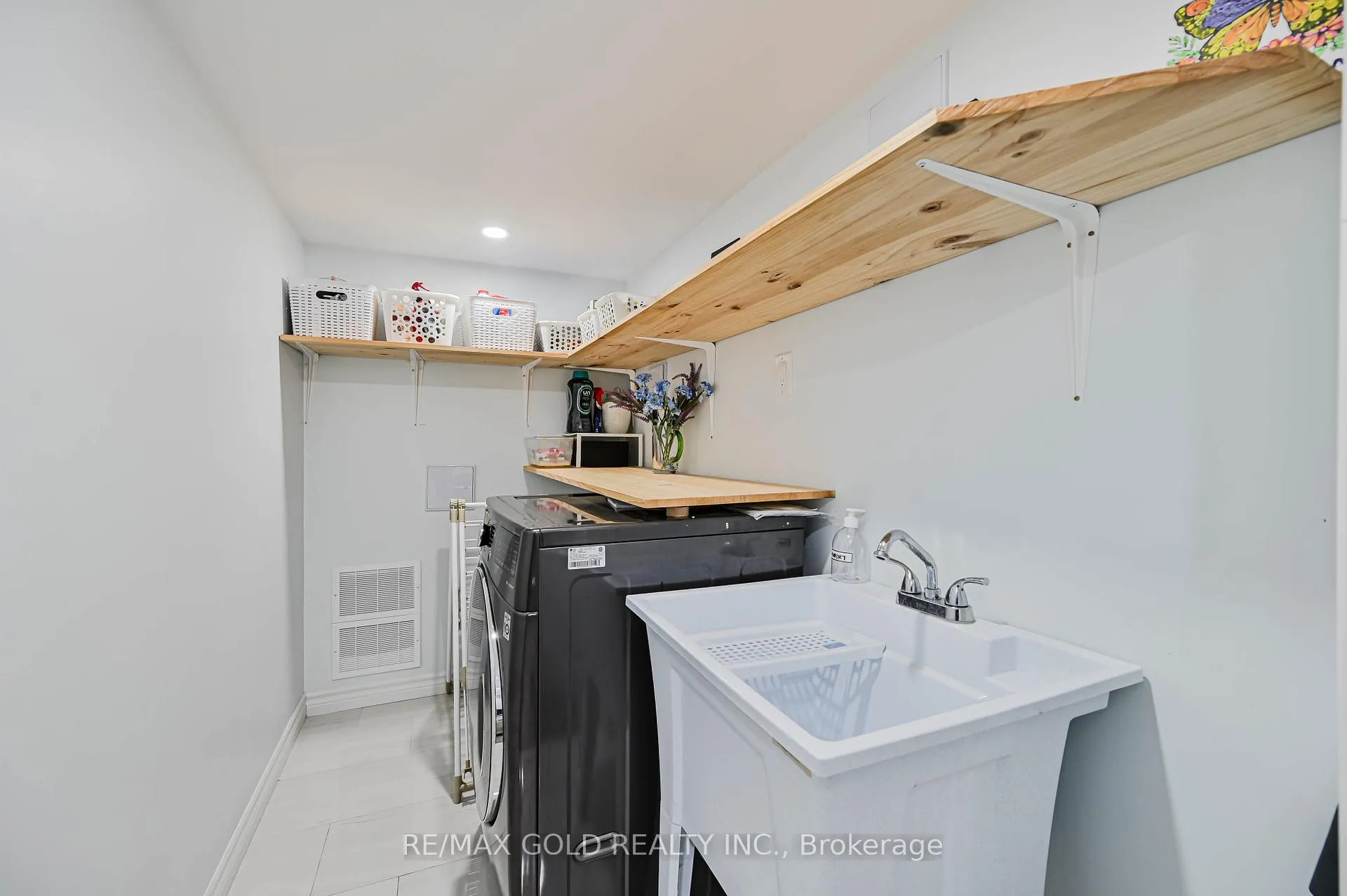Photo 37 of Unit 9, 81 Valridge Drive, Hamilton, Ancaster — HOMEH