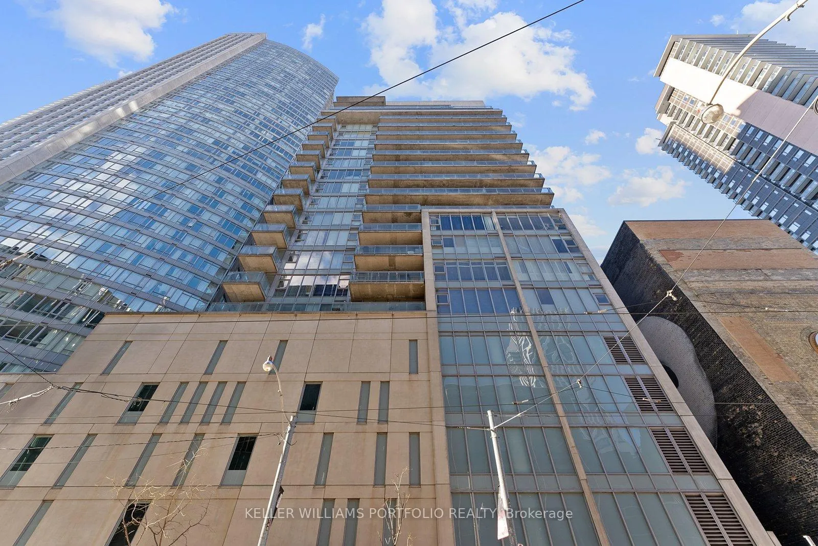 Front of Unit 1002, 220 Victoria Street