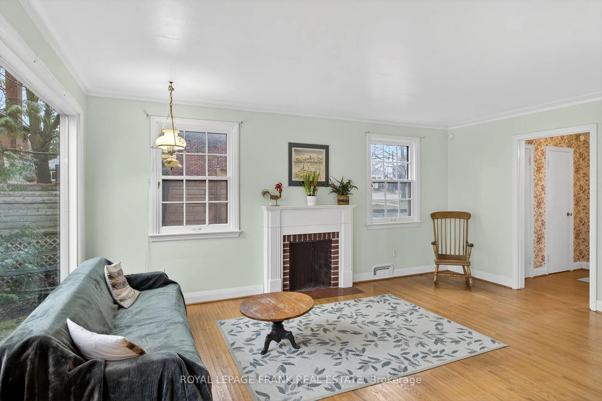Photo 5 of 221 Geraldine Avenue, Peterborough, Northcrest Ward 5 — HOMEH