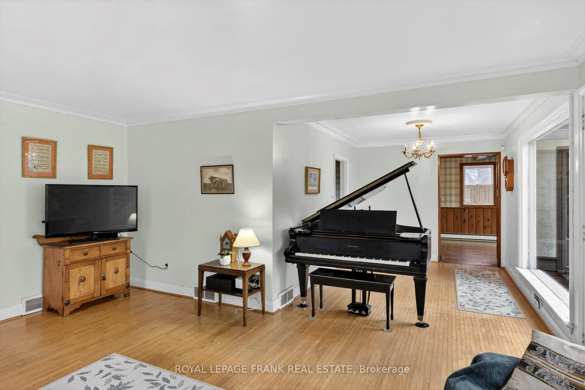 Photo 7 of 221 Geraldine Avenue, Peterborough, Northcrest Ward 5 — HOMEH