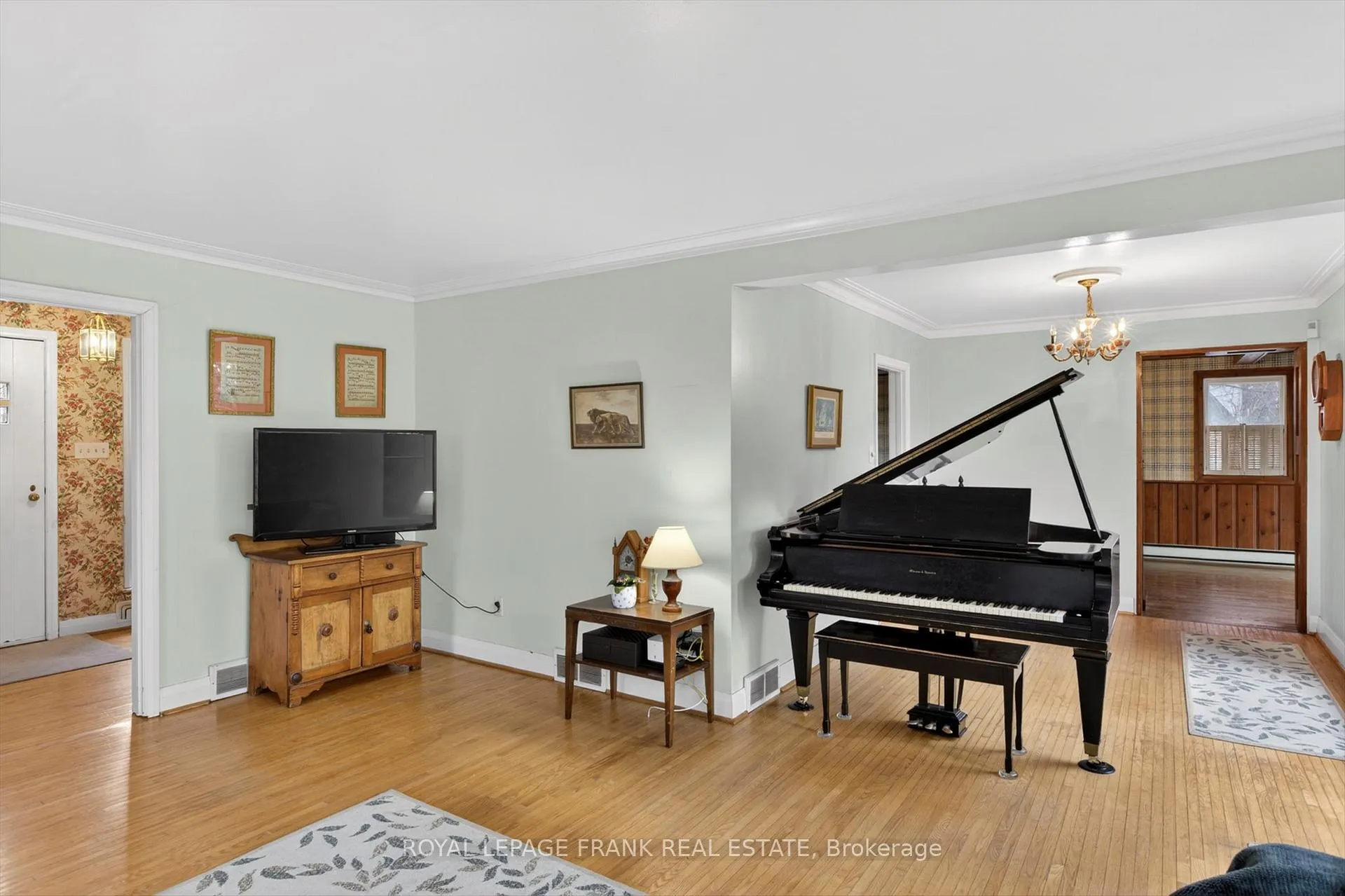 Photo 8 of 221 Geraldine Avenue, Peterborough, Northcrest Ward 5 — HOMEH