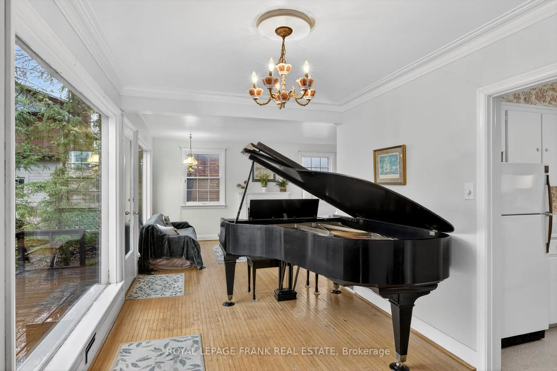 Photo 11 of 221 Geraldine Avenue, Peterborough, Northcrest Ward 5 — HOMEH
