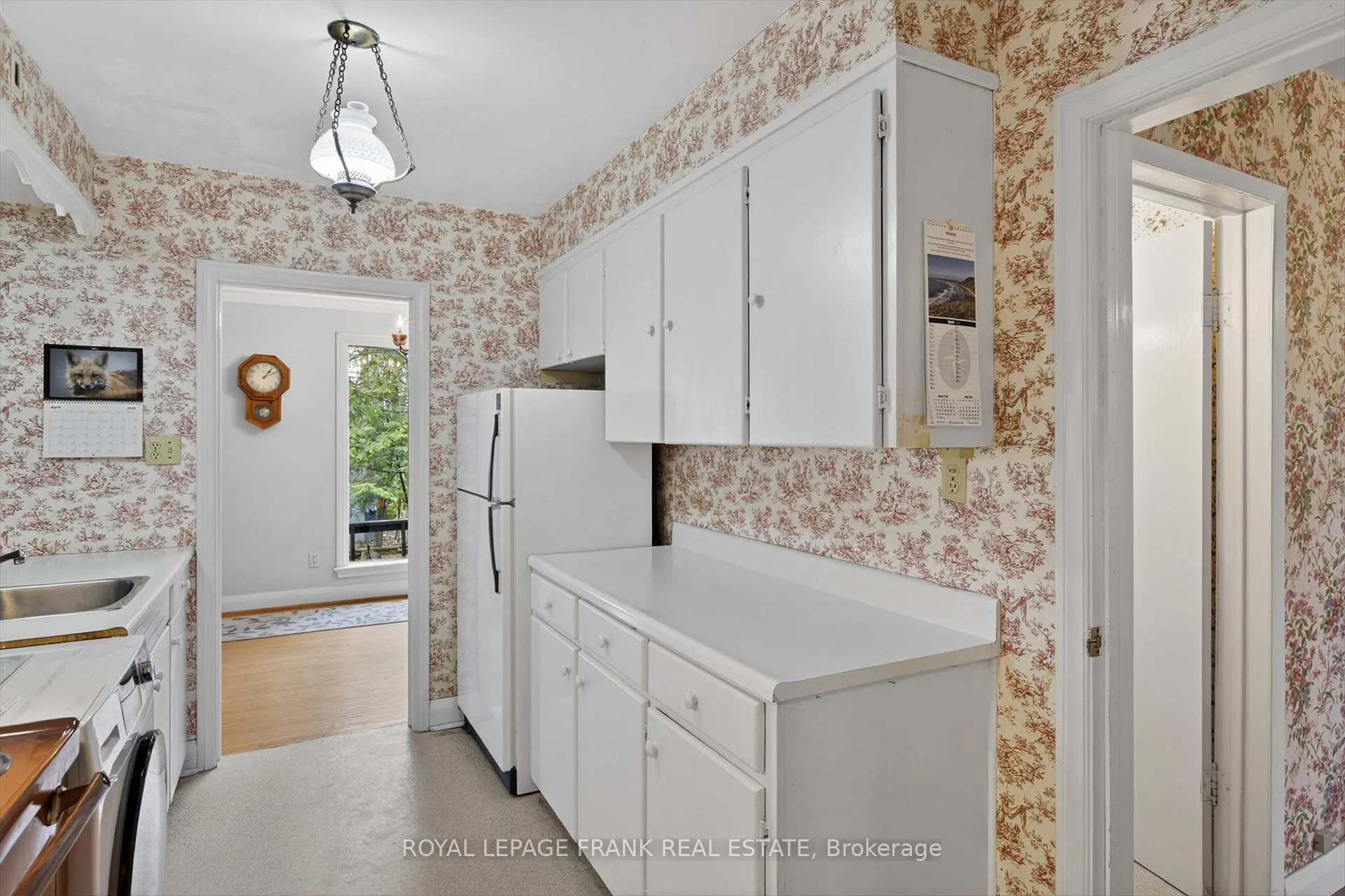 Photo 17 of 221 Geraldine Avenue, Peterborough, Northcrest Ward 5 — HOMEH
