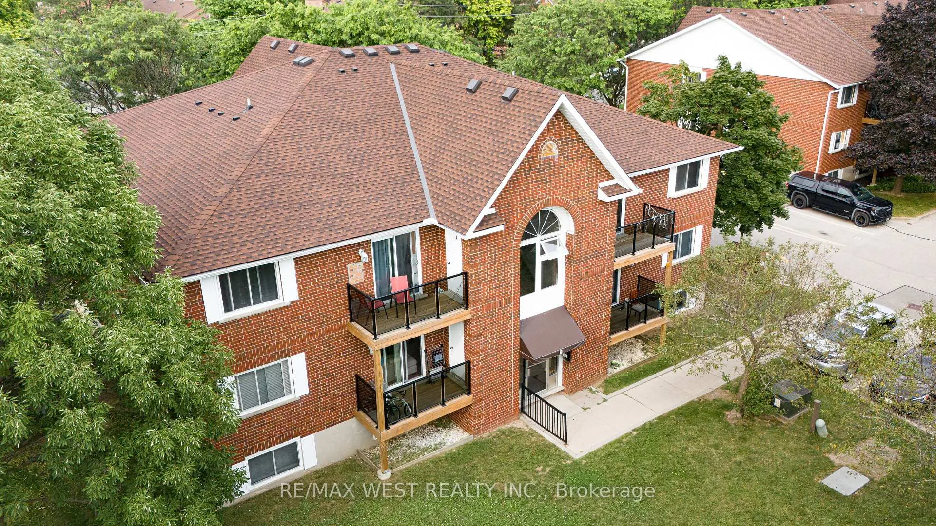 Photo 1 of Unit 911, 565 Greenfield Avenue, Kitchener, Vanier - Kitchener — HOMEH