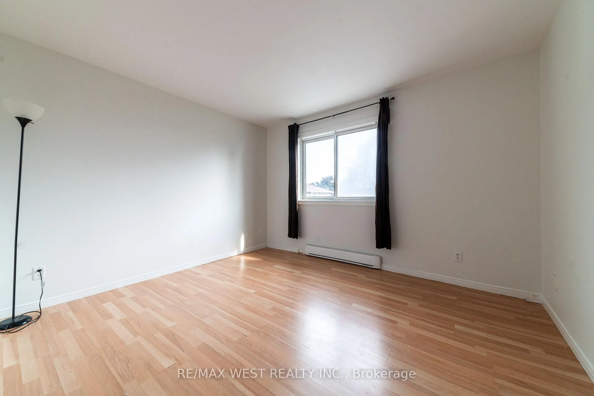 Photo 6 of Unit 911, 565 Greenfield Avenue, Kitchener, Vanier - Kitchener — HOMEH