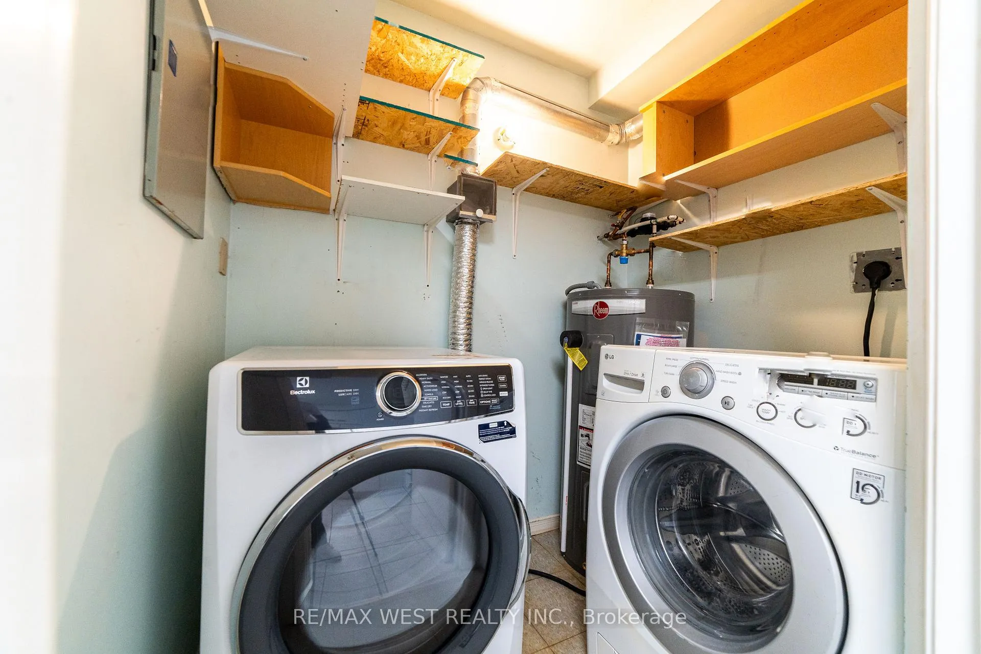 Photo 11 of Unit 911, 565 Greenfield Avenue, Kitchener, Vanier - Kitchener — HOMEH