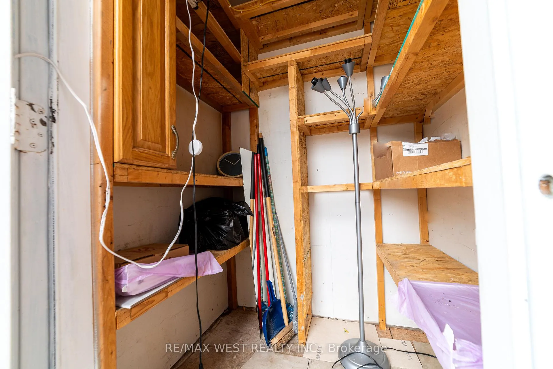 Photo 18 of Unit 911, 565 Greenfield Avenue, Kitchener, Vanier - Kitchener — HOMEH