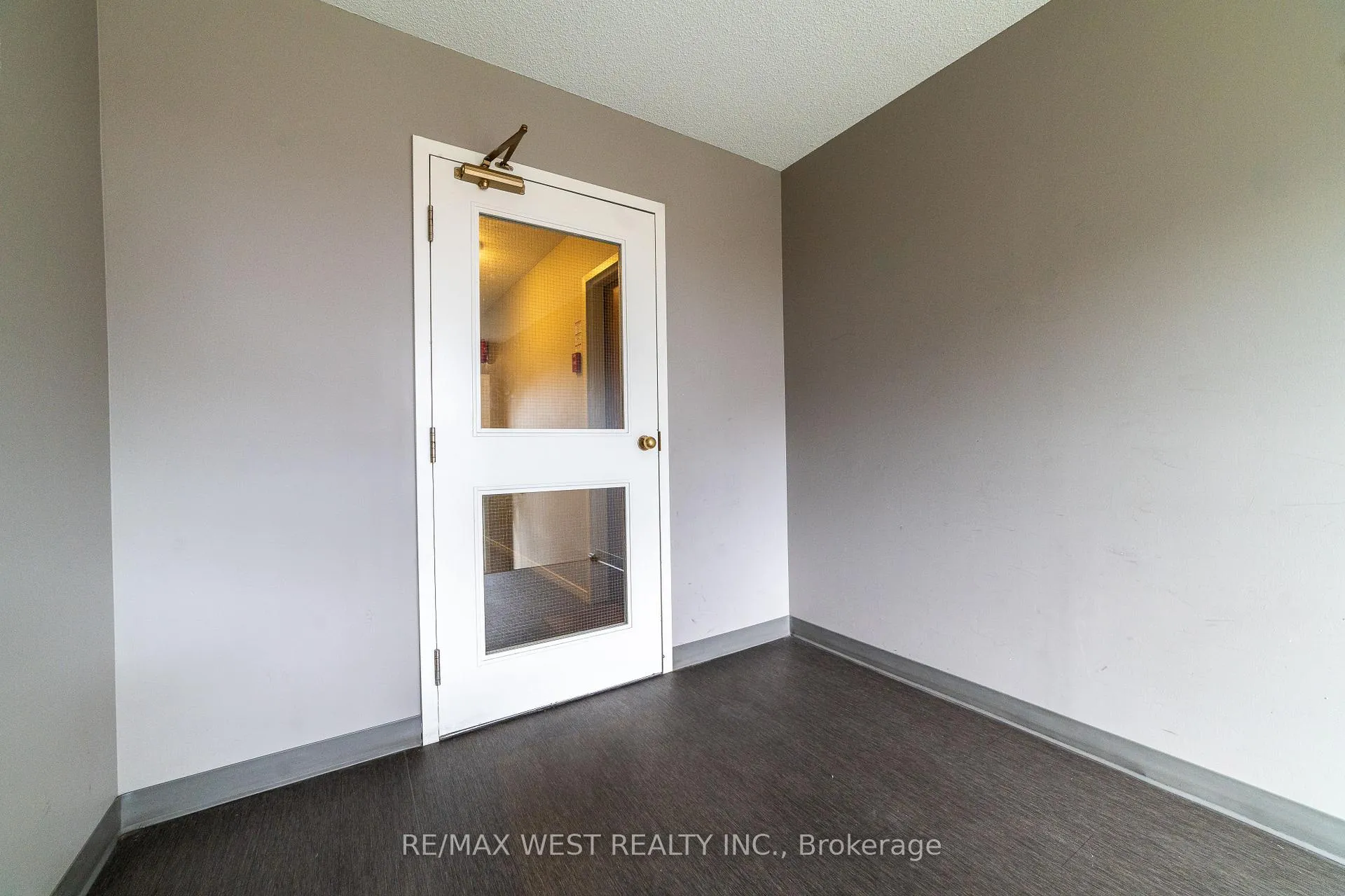 Photo 23 of Unit 911, 565 Greenfield Avenue, Kitchener, Vanier - Kitchener — HOMEH