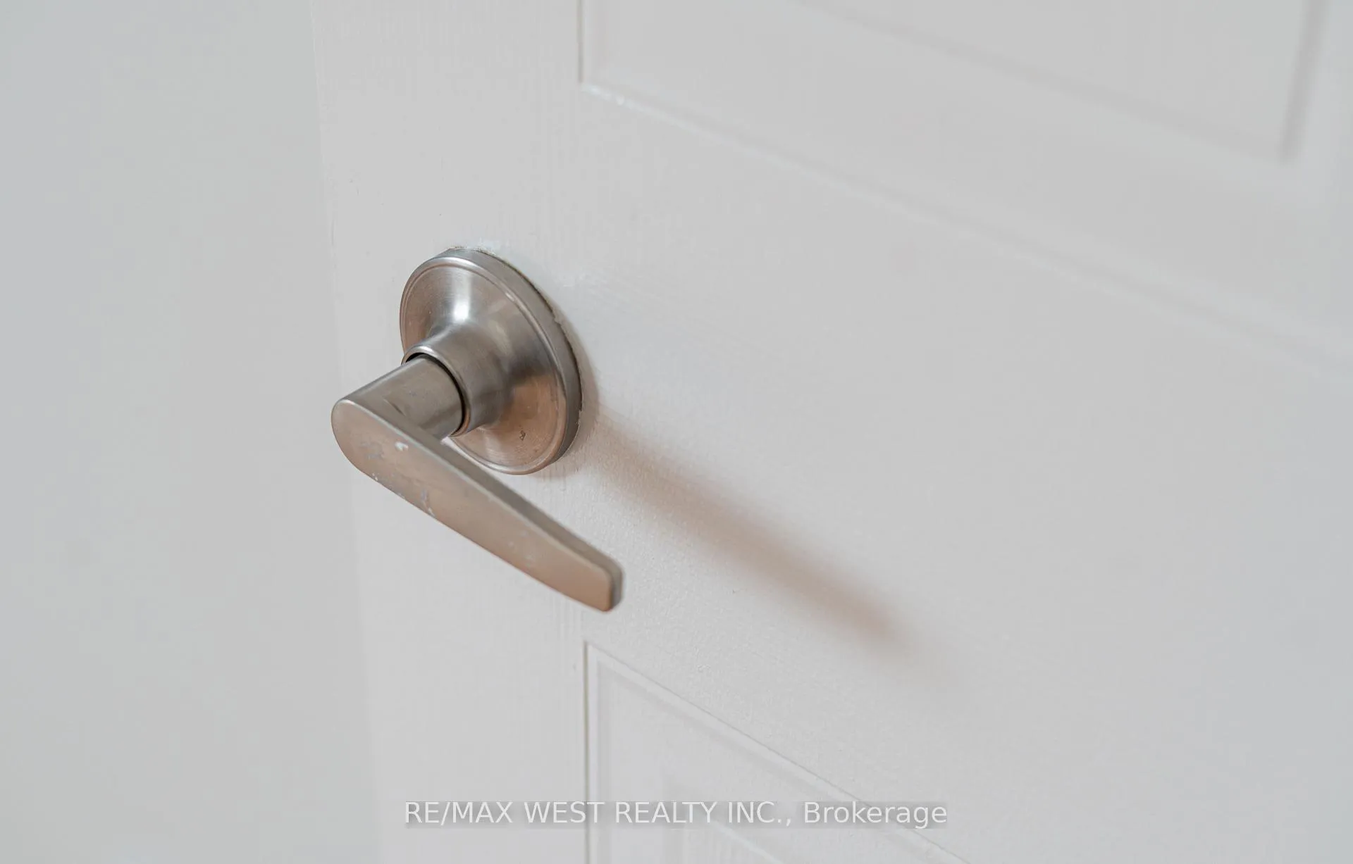 Photo 26 of Unit 911, 565 Greenfield Avenue, Kitchener, Vanier - Kitchener — HOMEH