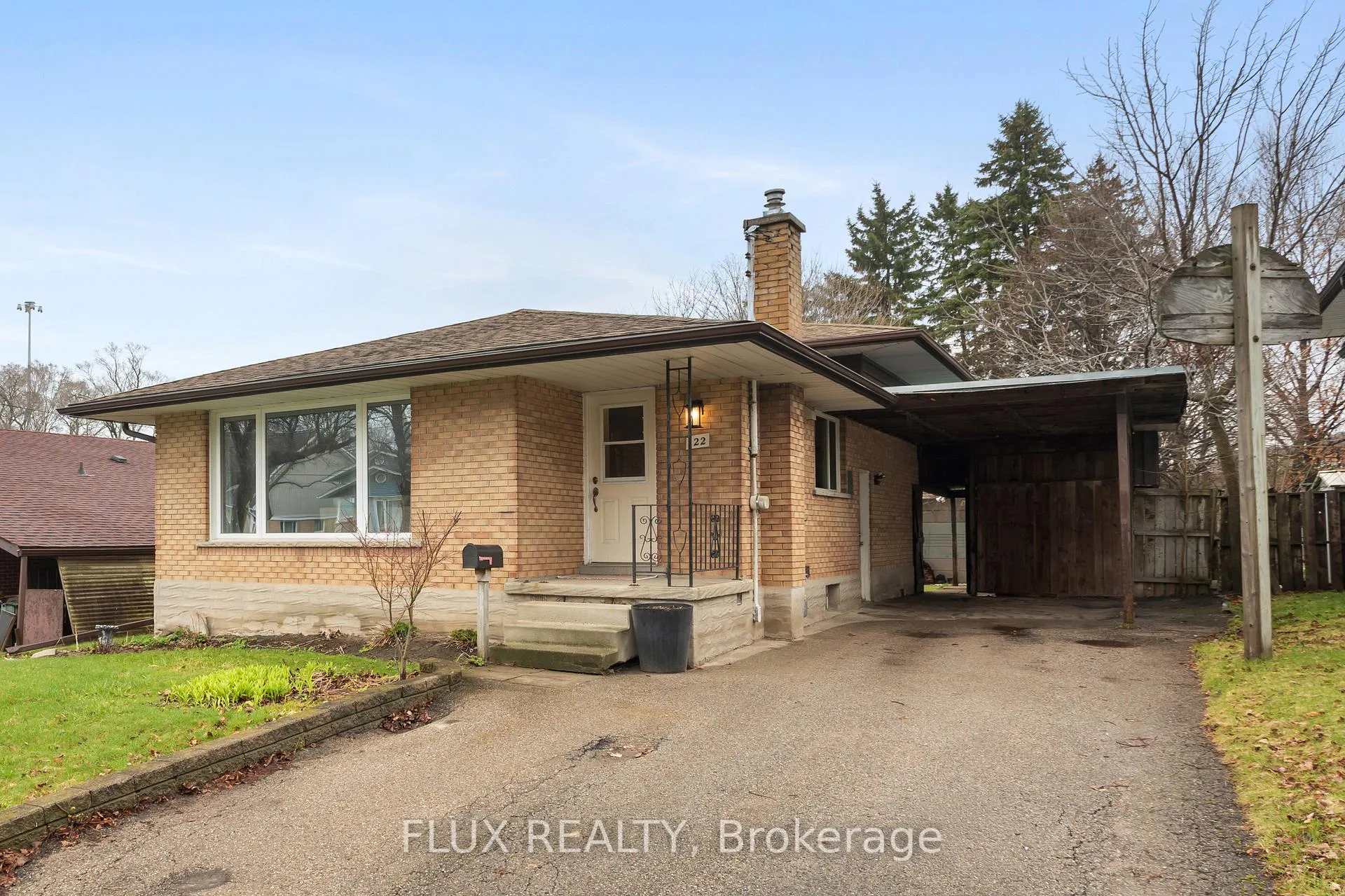 Photo 1 of 122 Sweetbriar Drive, Kitchener — HOMEH