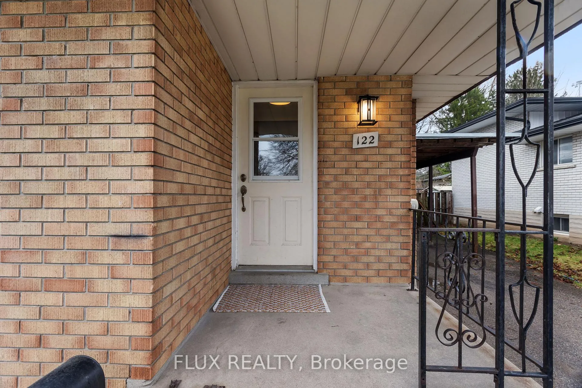 Photo 4 of 122 Sweetbriar Drive, Kitchener — HOMEH