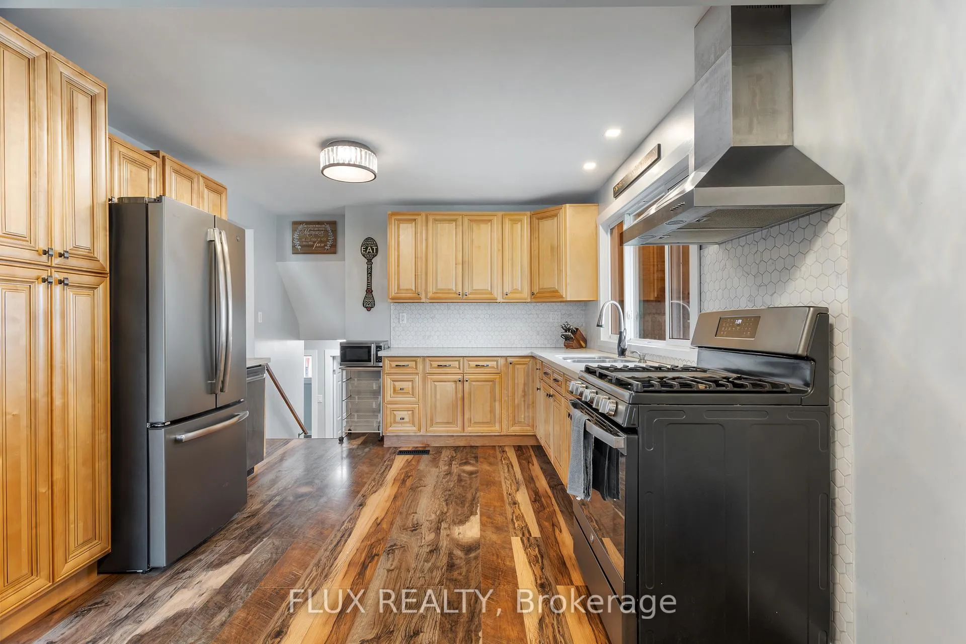 Photo 8 of 122 Sweetbriar Drive, Kitchener — HOMEH
