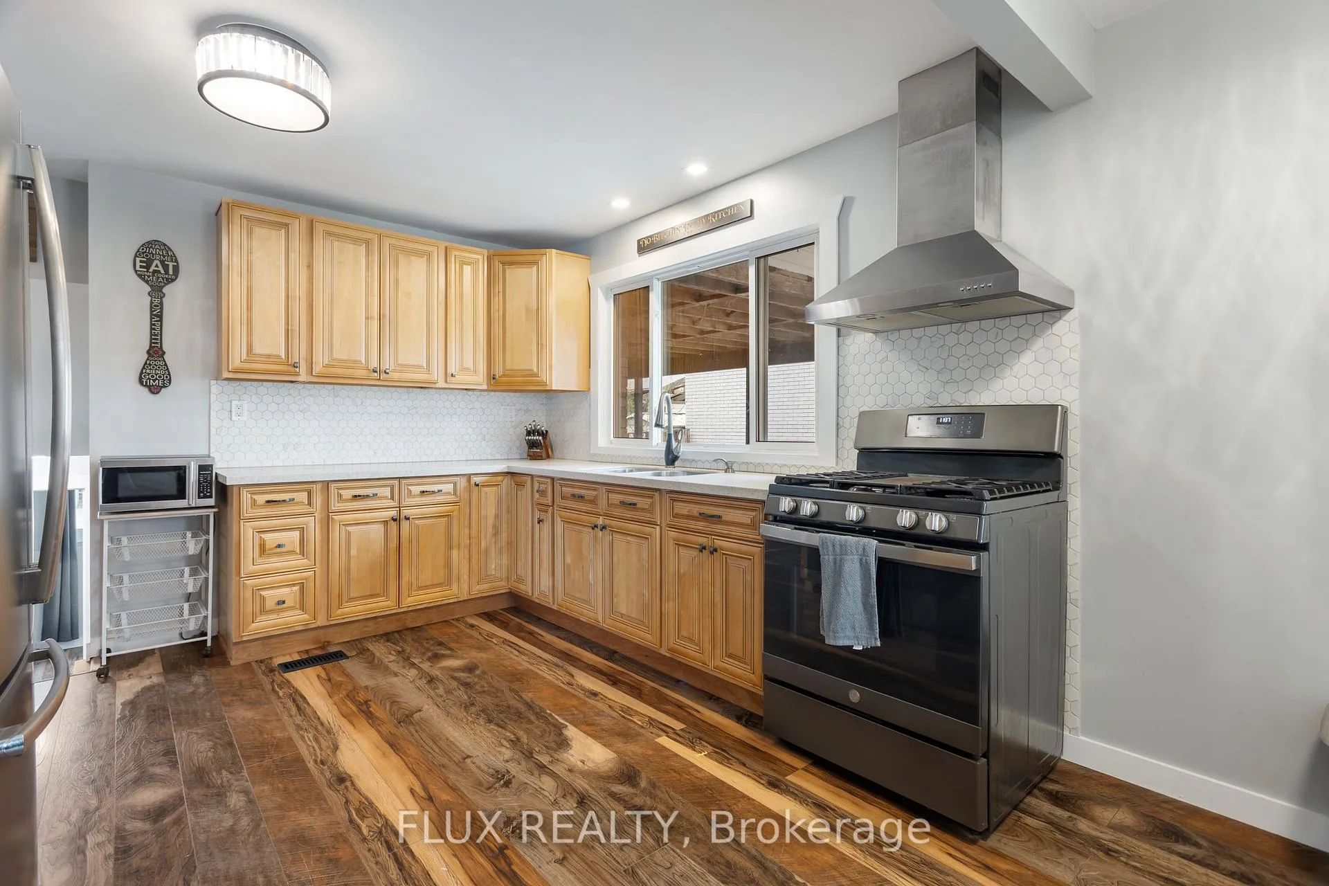 Photo 9 of 122 Sweetbriar Drive, Kitchener — HOMEH