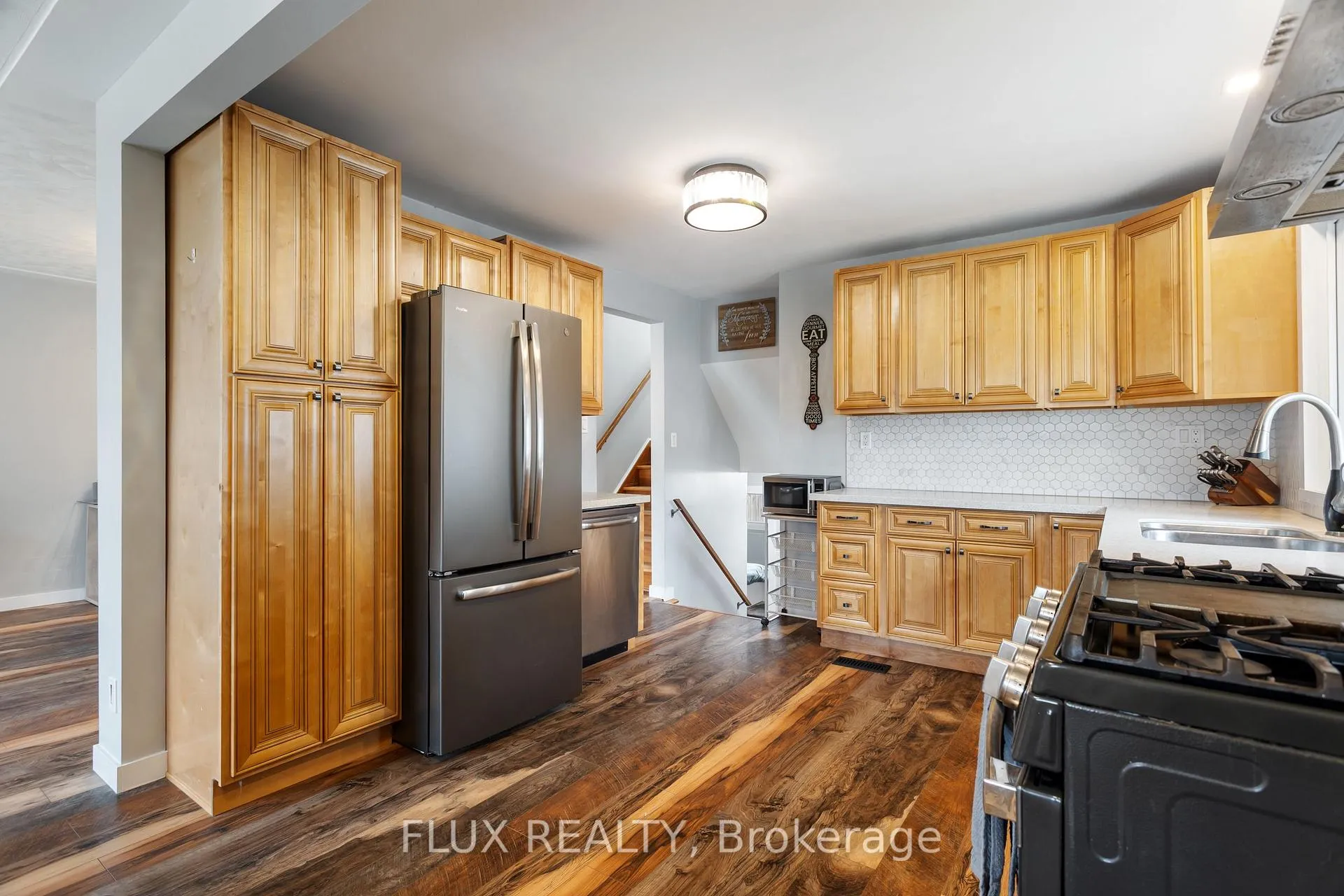 Photo 10 of 122 Sweetbriar Drive, Kitchener — HOMEH